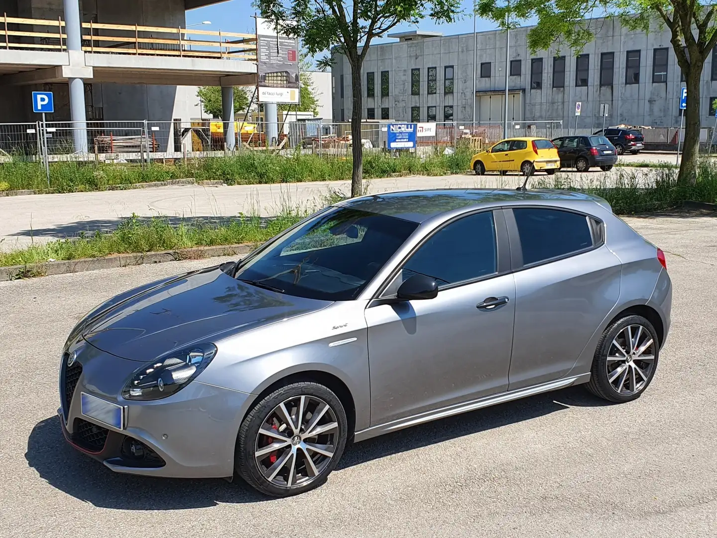 Alfa Romeo Giulietta Giulietta 1.4 t. Sprint 120cv siva - 1