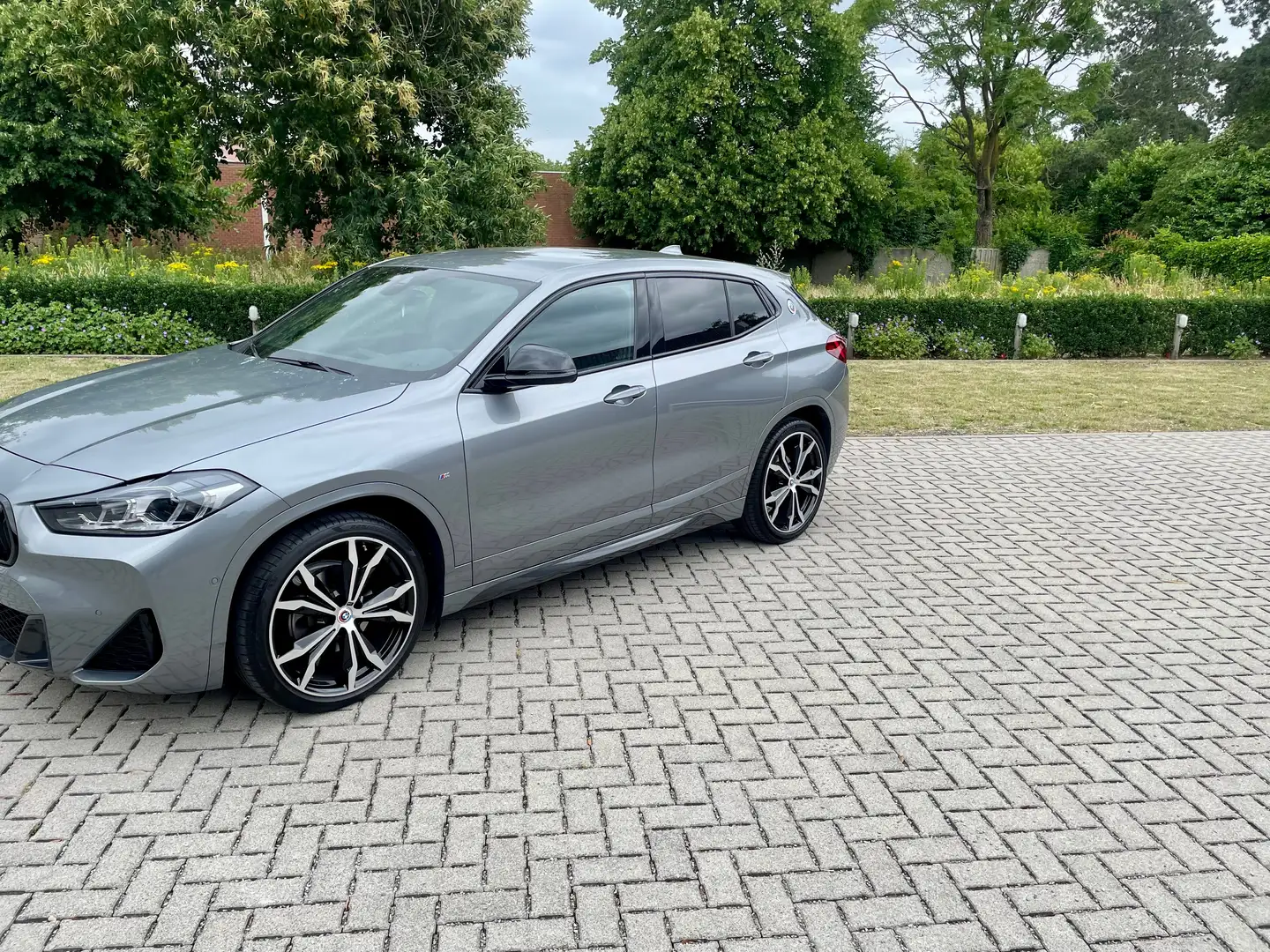 BMW X2 X2 sDrive18i Aut. M Sportpakket+Aerodynamicapakket Grijs - 1
