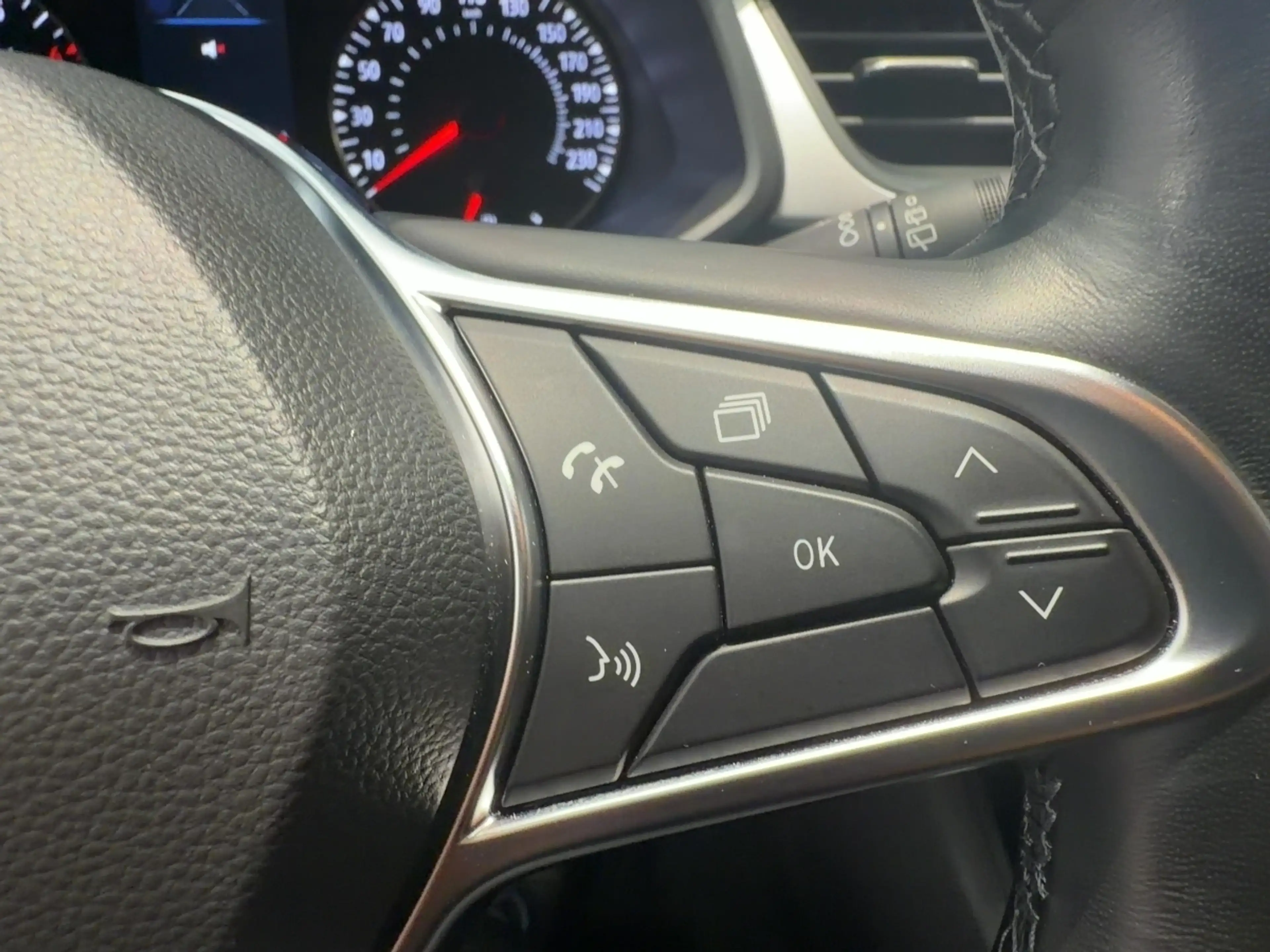 Renault Captur 1.0 TCE 90 EQUILIBRE — photo 16