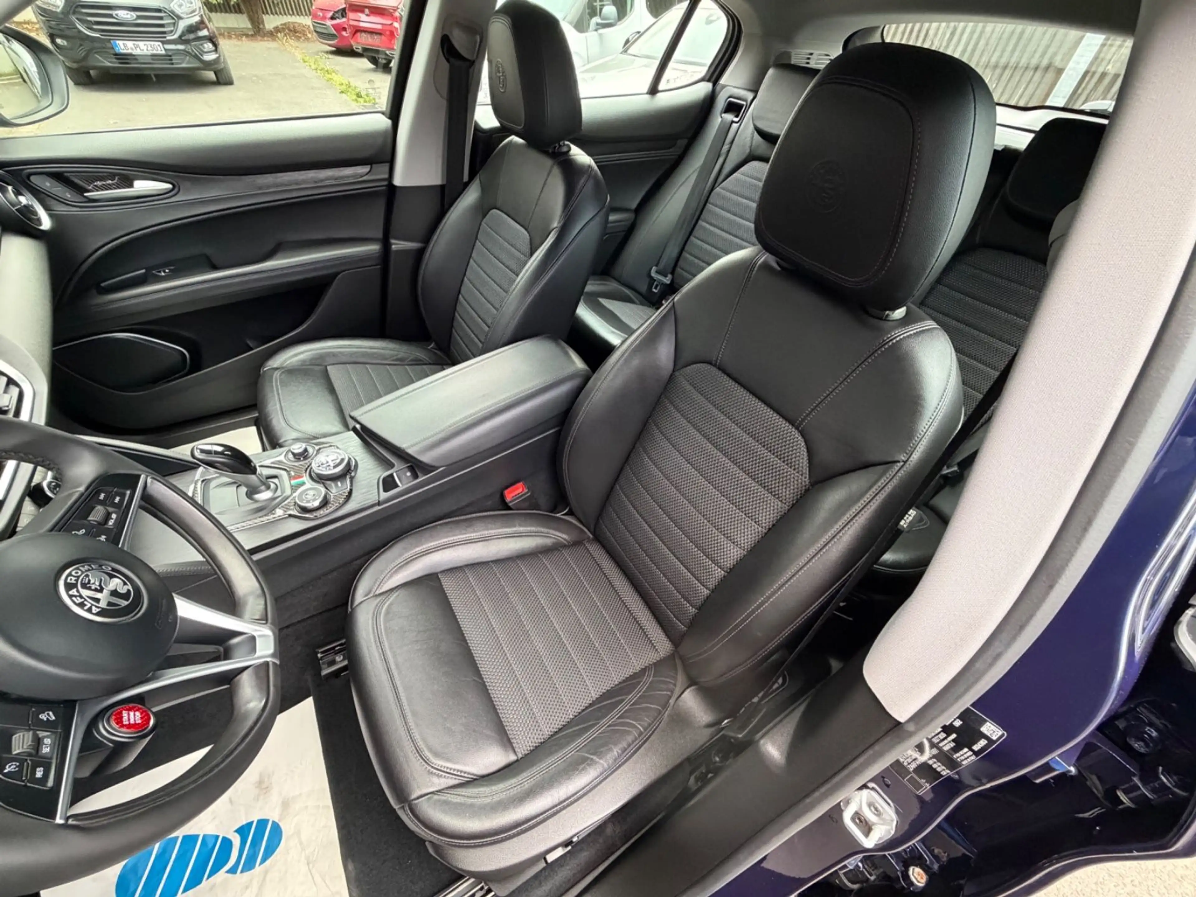 Alfa Romeo Stelvio Super Q4*GARANTIE*NAVI*BI-XENON*LEDER* — photo 14