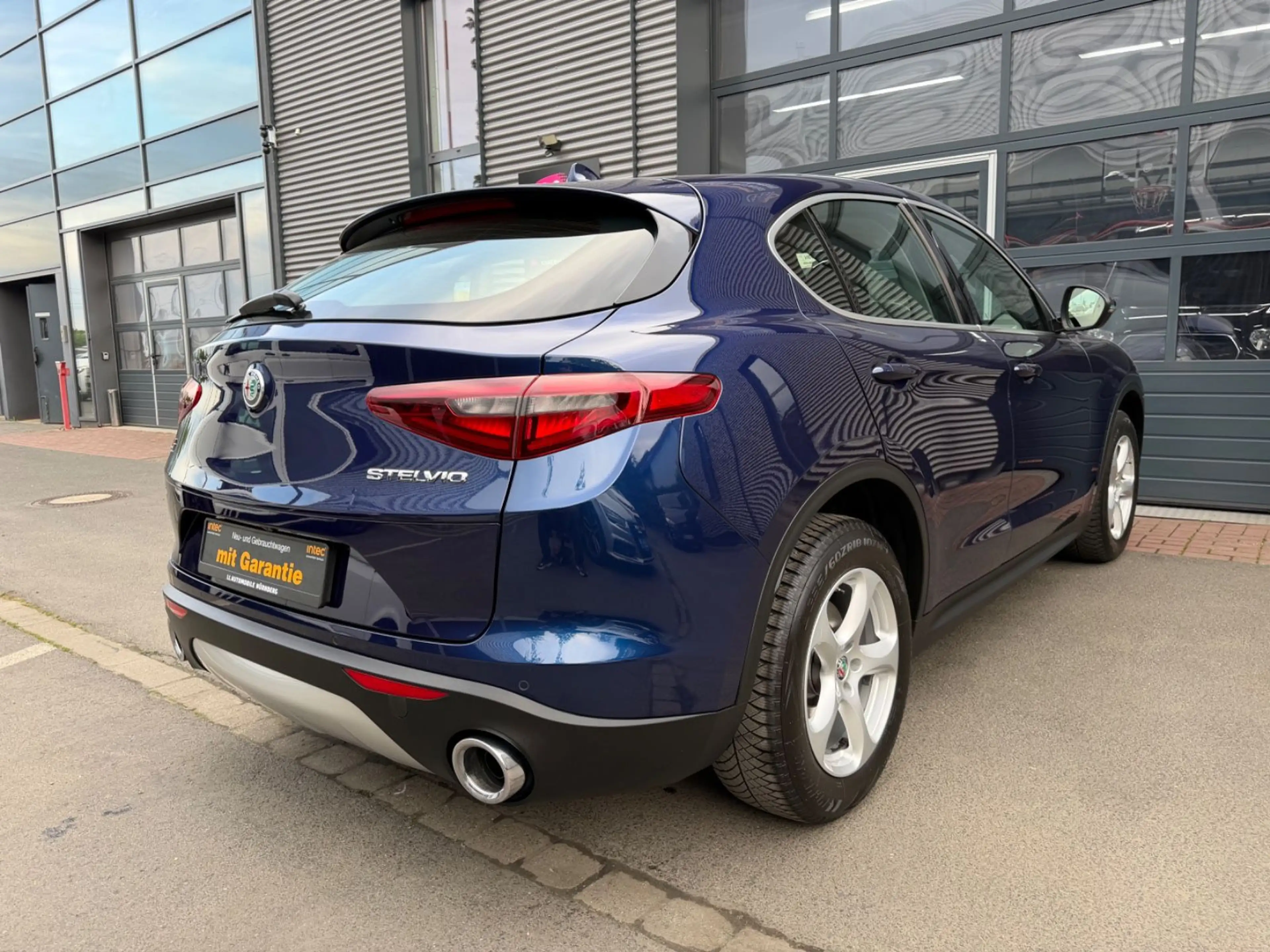 Alfa Romeo Stelvio Super Q4*GARANTIE*NAVI*BI-XENON*LEDER* — photo 7