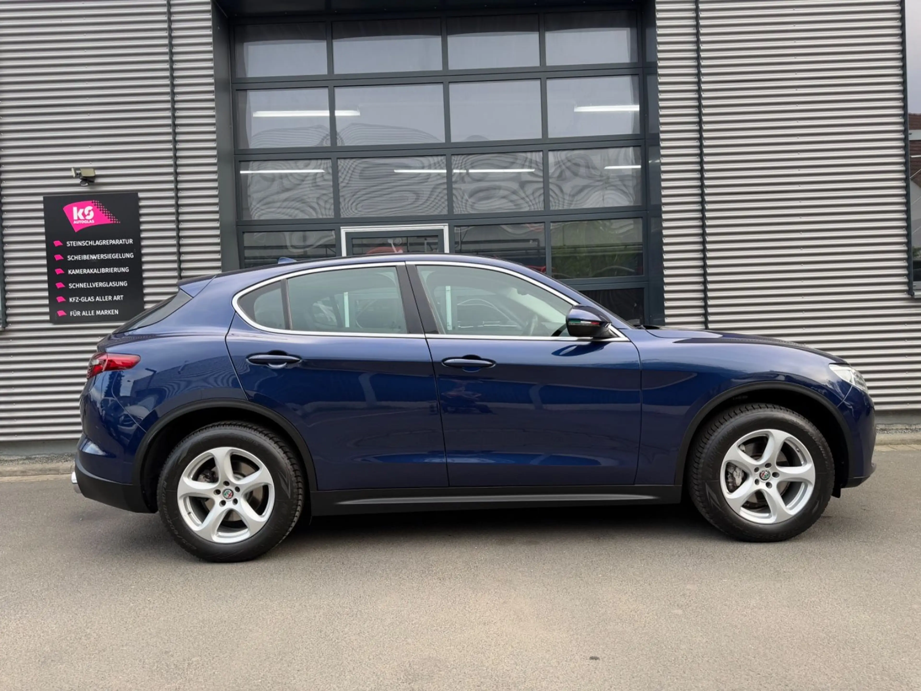 Alfa Romeo Stelvio Super Q4*GARANTIE*NAVI*BI-XENON*LEDER* — photo 9