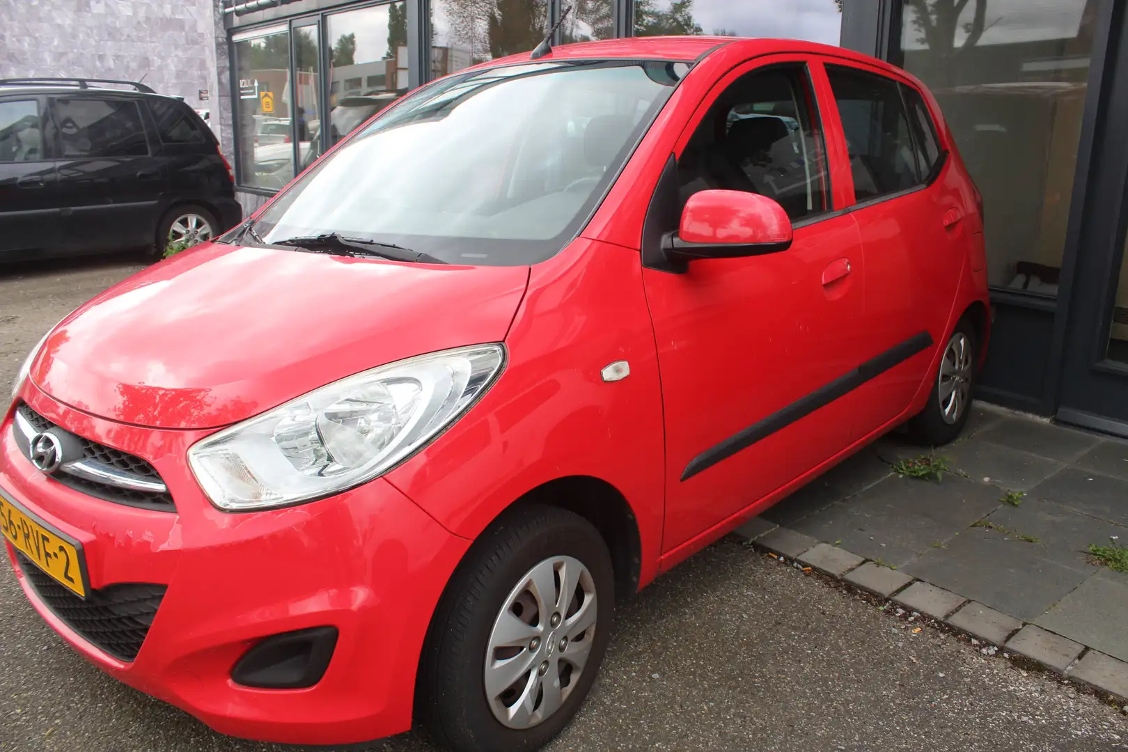 Hyundai i10 1.1 i-Drive Rood - 2