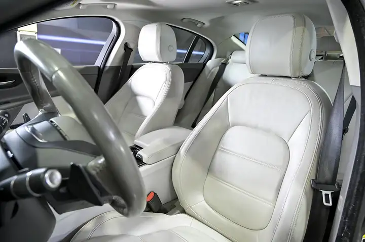 Jaguar XE 2.0 i4 Prestige Aut. 2017, foto 9
