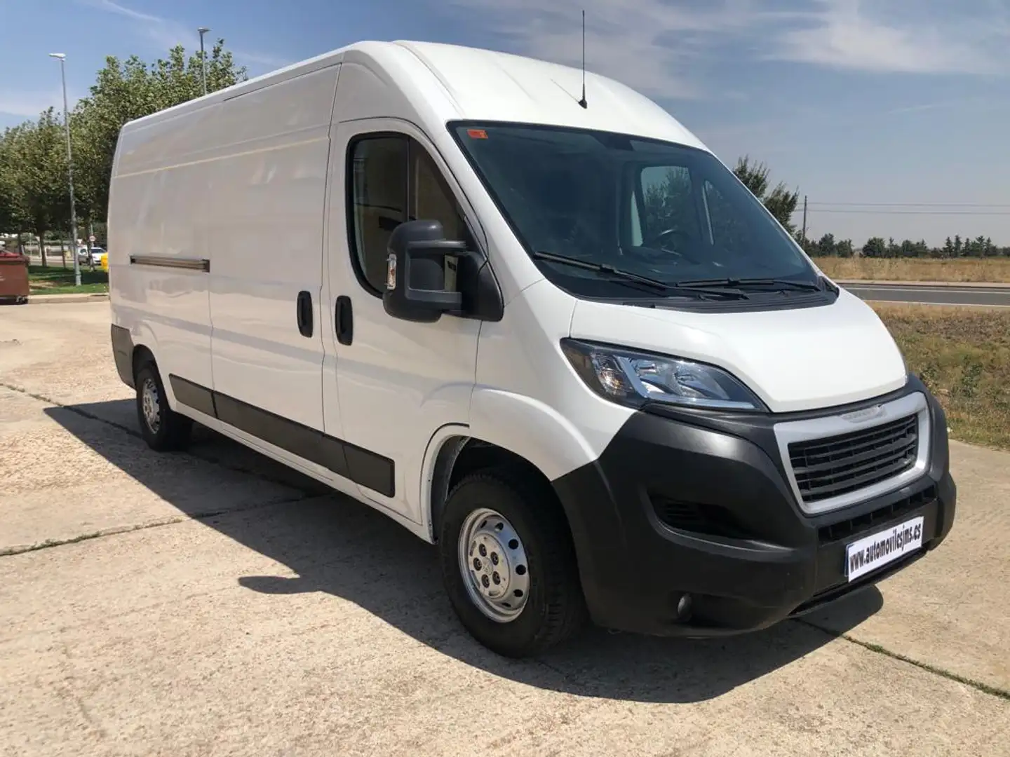 Peugeot Boxer Furgón 2.0BlueHDI 335 L3H2 Pack 130 Blanco - 1