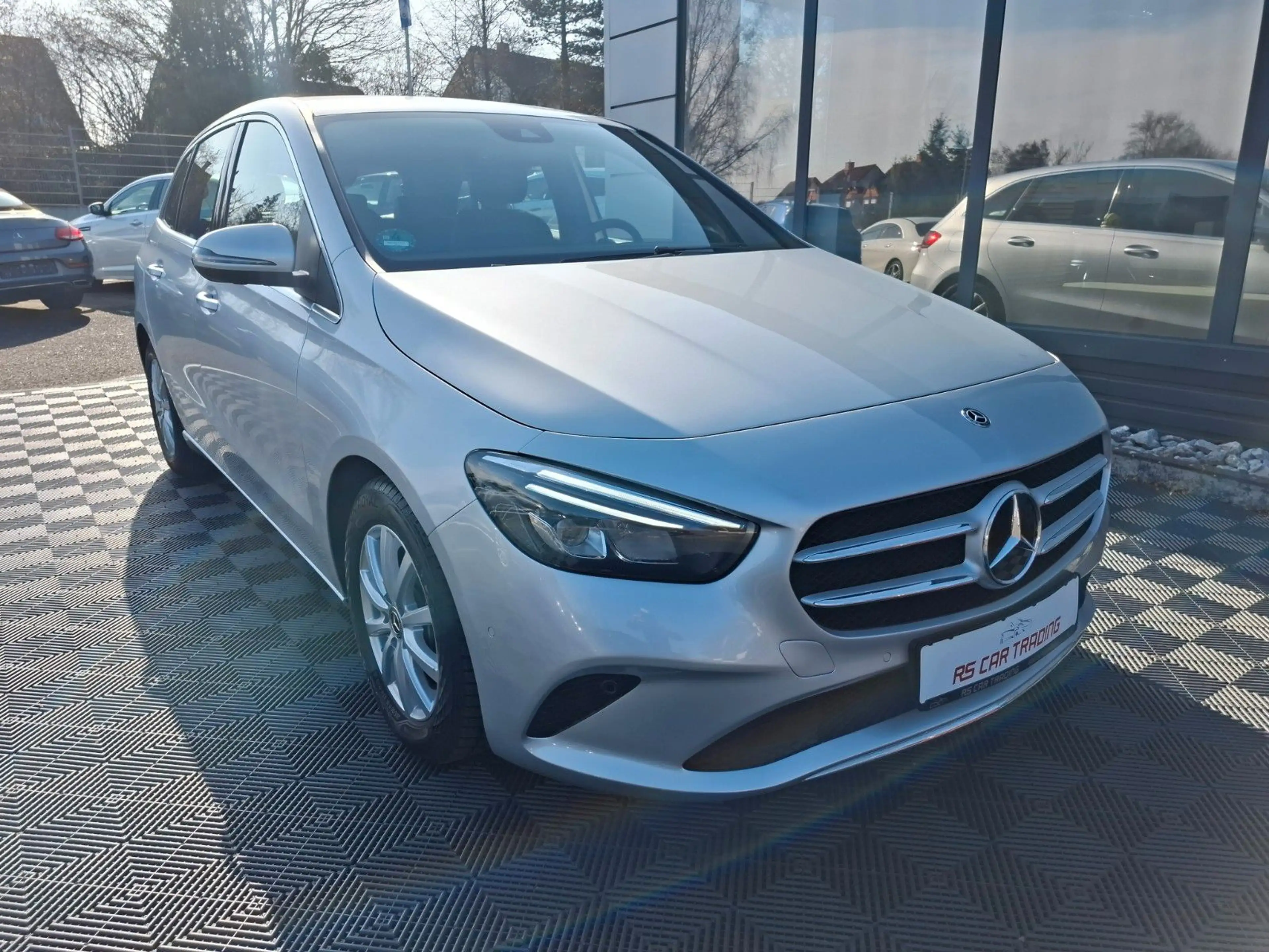 Mercedes-Benz B 200 B B 200*LED*AHK*Alu*39tkm*1-Hand* — photo 4