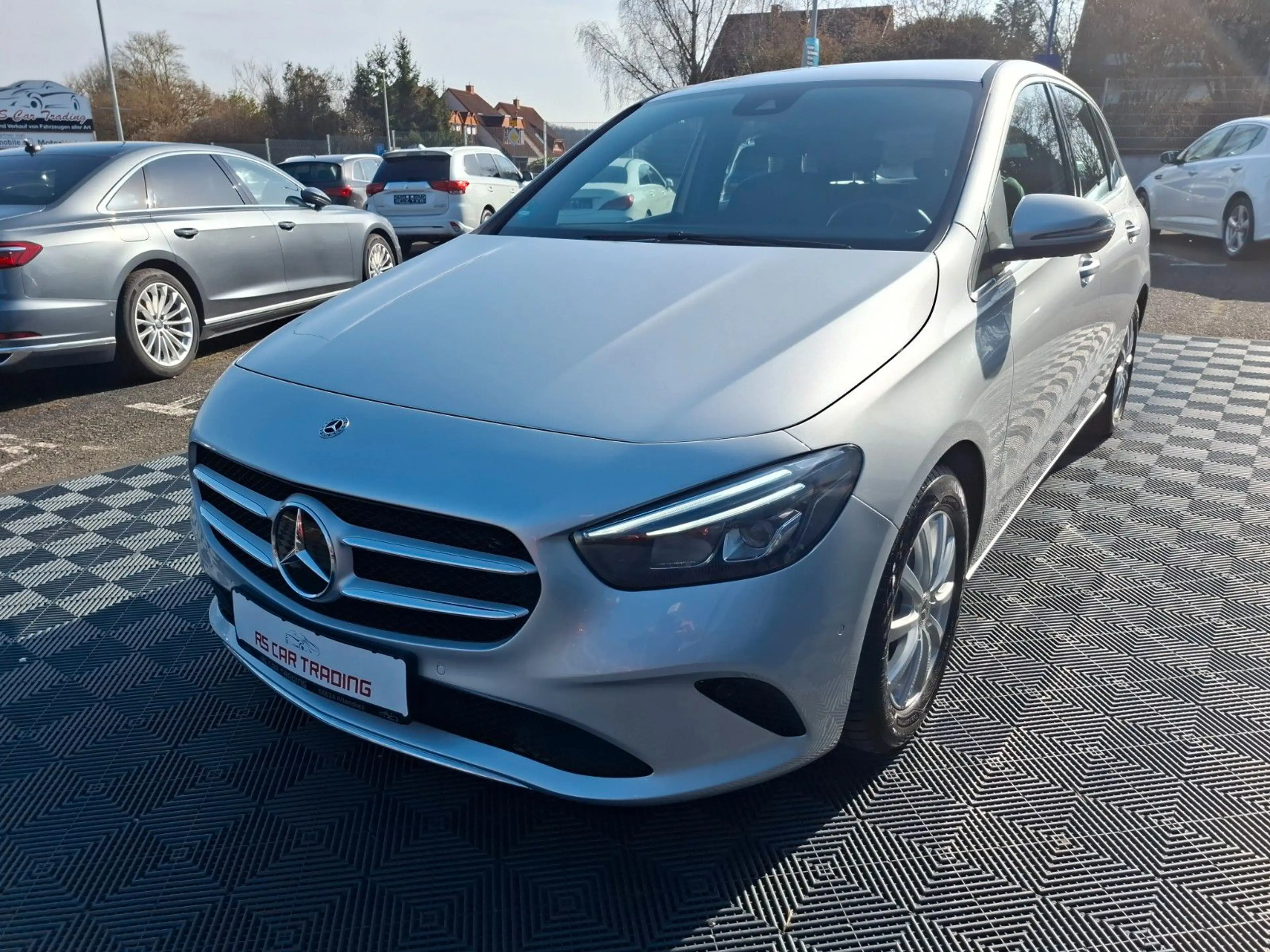 Mercedes-Benz B 200 B B 200*LED*AHK*Alu*39tkm*1-Hand*