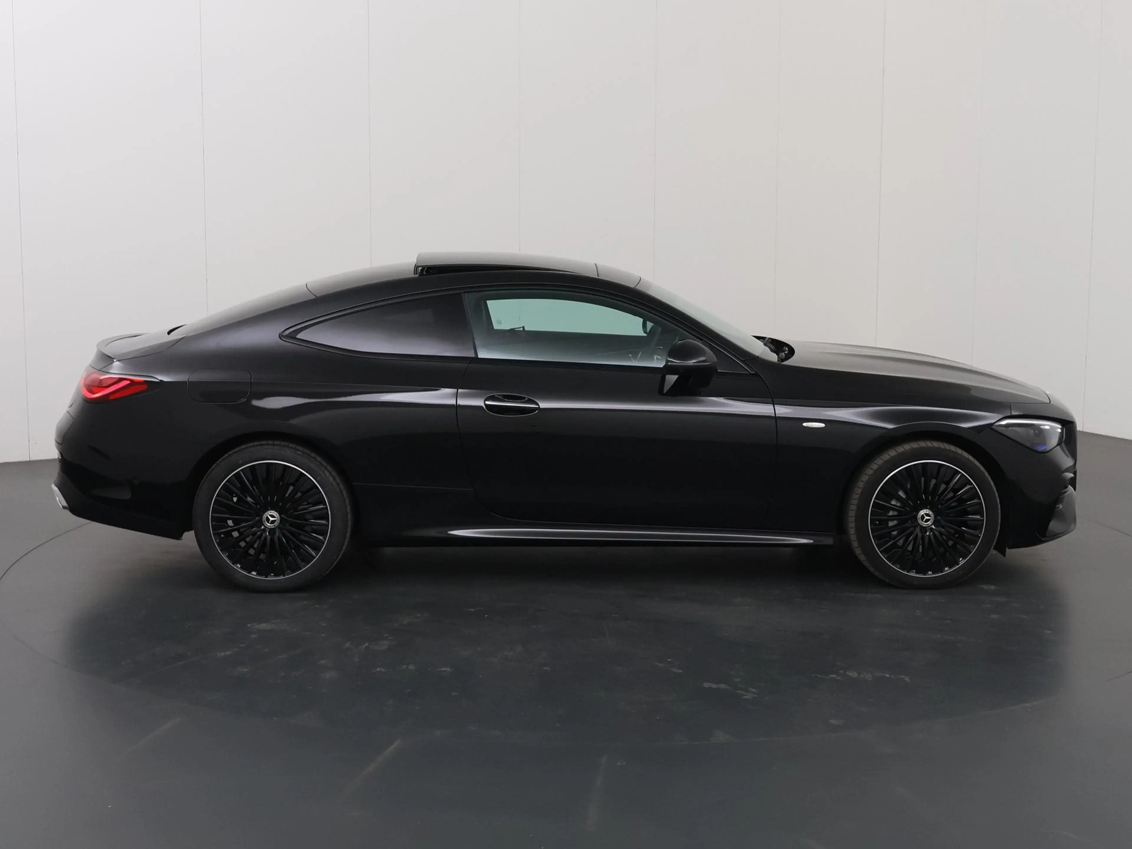 Mercedes-Benz CLE 300 Coupé e AMG Line | Panoramadak | Night pakket | Bu — photo 6