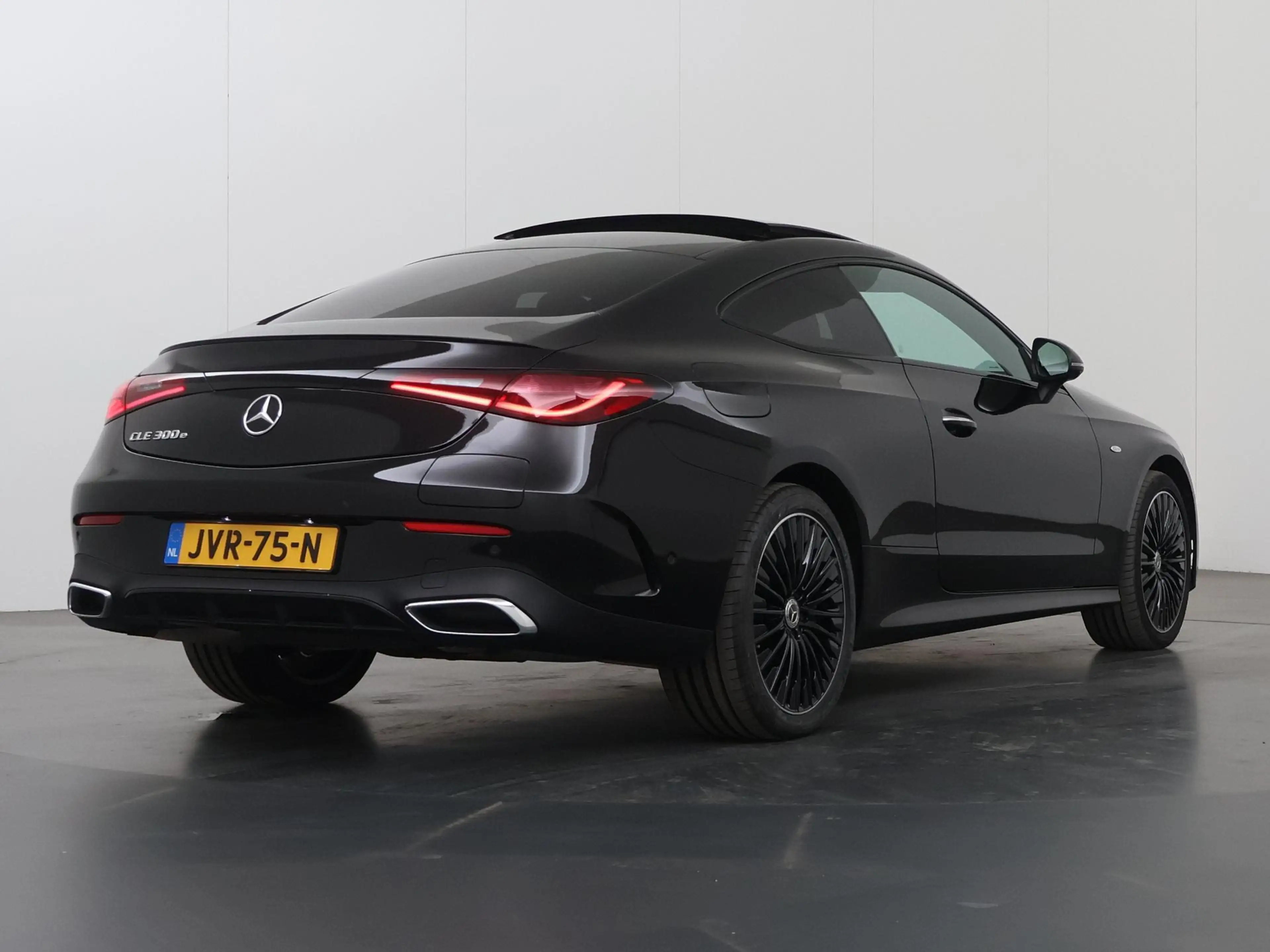 Mercedes-Benz CLE 300 Coupé e AMG Line | Panoramadak | Night pakket | Bu — photo 2