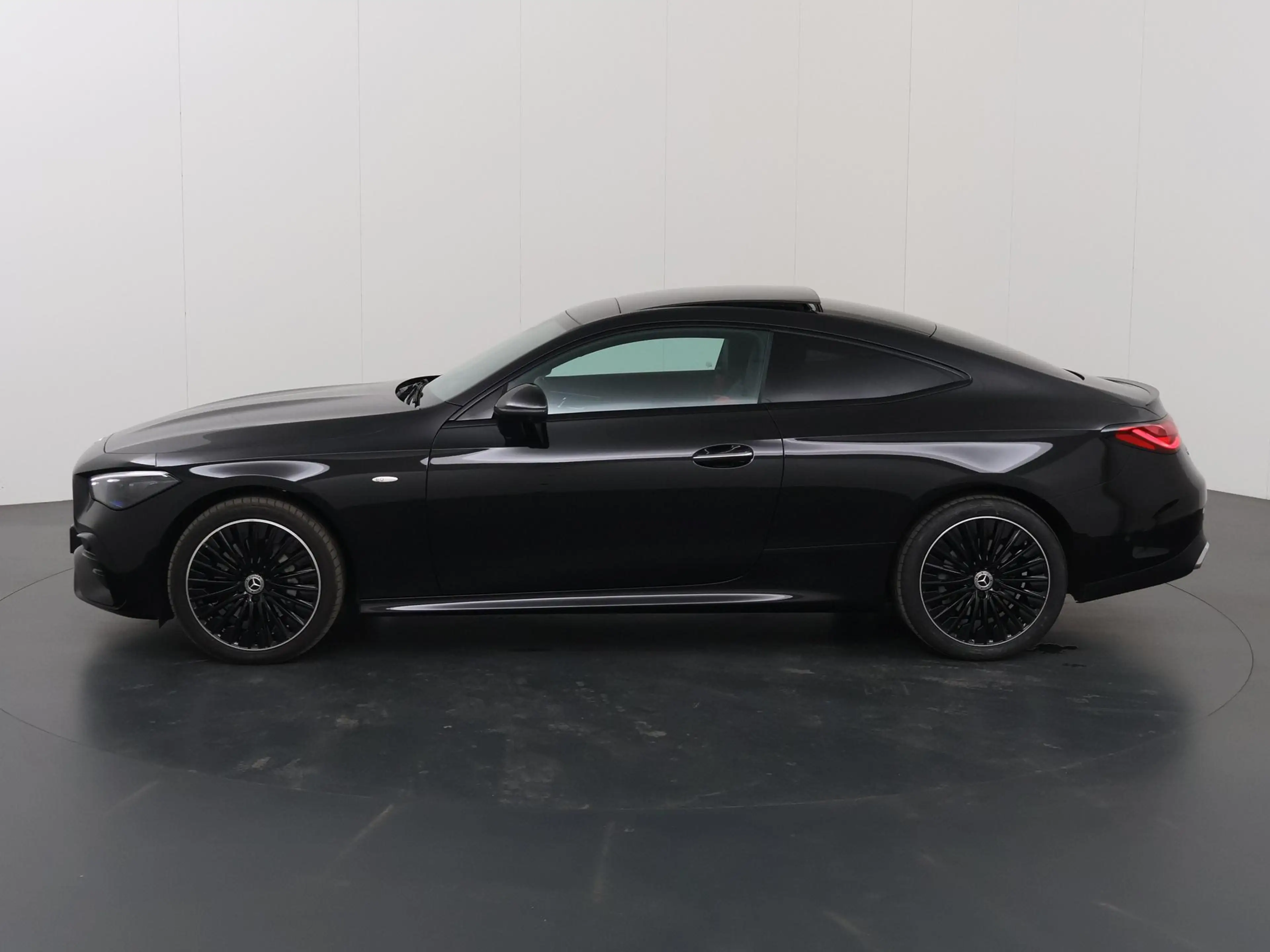Mercedes-Benz CLE 300 Coupé e AMG Line | Panoramadak | Night pakket | Bu — photo 5