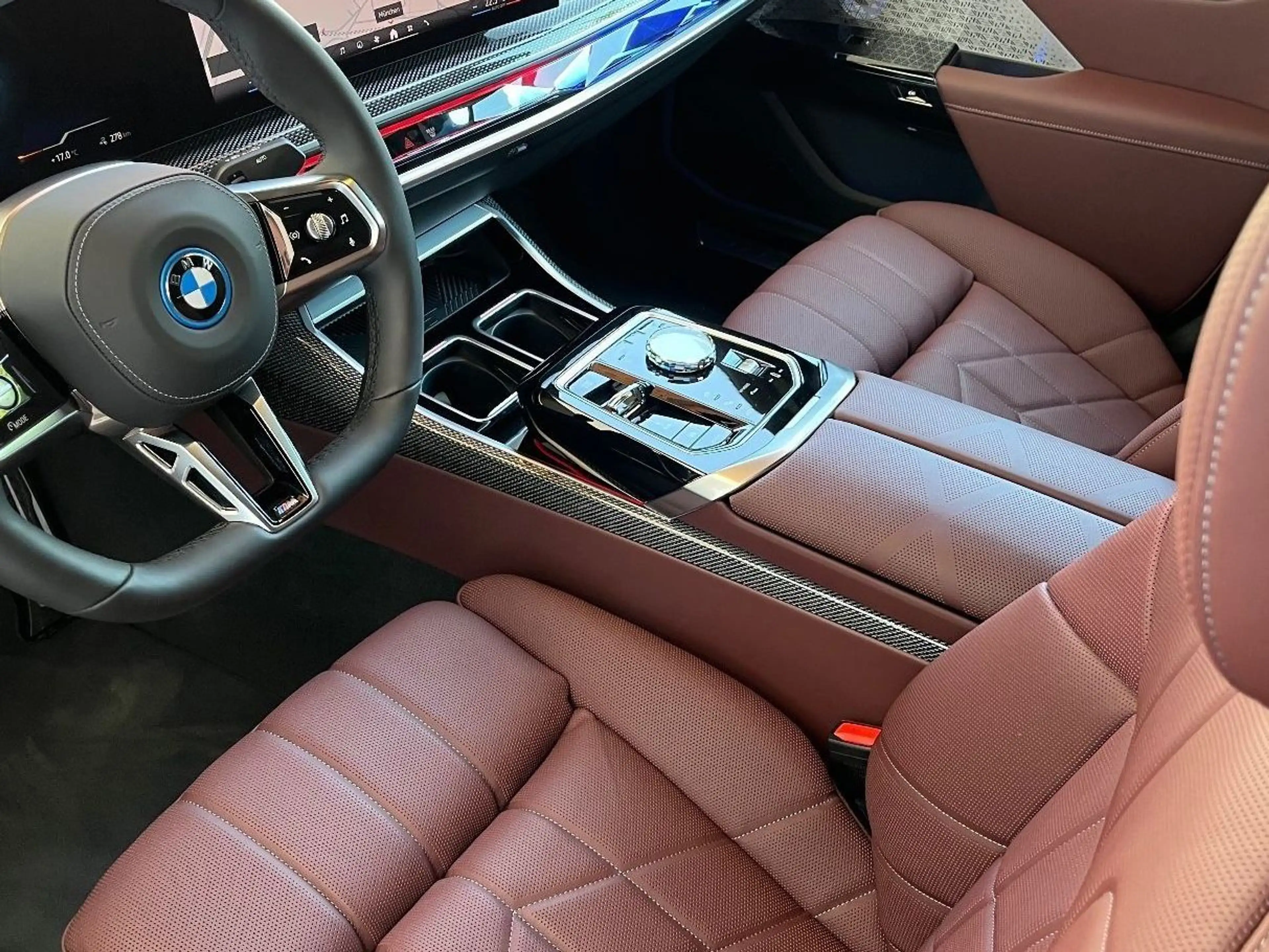 BMW i7 xDr. 60 *M SPORT PRO*LOUNGE SEAT*FOND ENT*SKY — photo 5