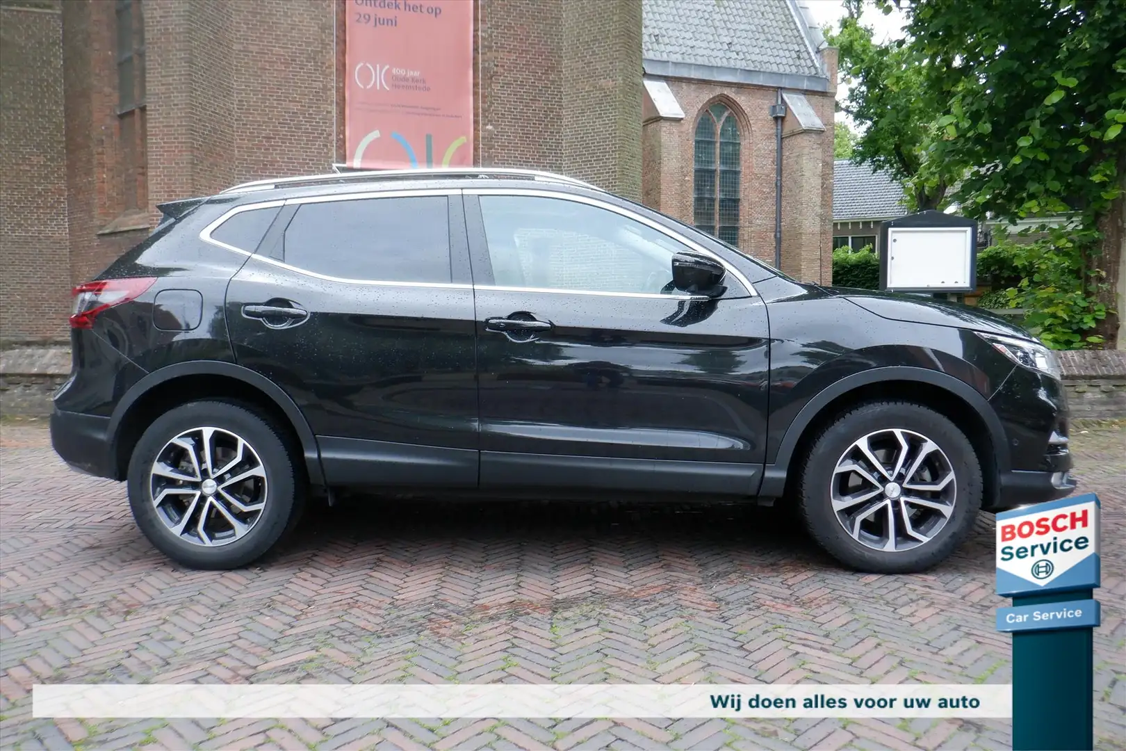 Nissan Qashqai 1.3 DIG-T 140pk New Business 360 gr.camera Zwart - 1