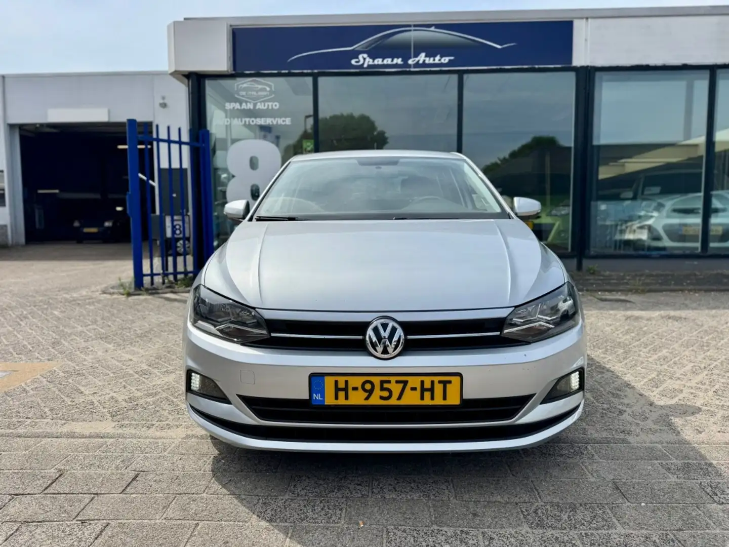 Volkswagen Polo 1.0 TSI Beats | CARPLAY | AIRCO | 5DR Grijs - 2