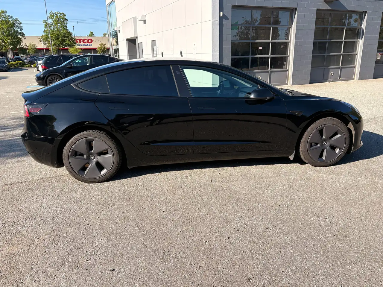 Tesla Model 3 снимка Tesla Model 3