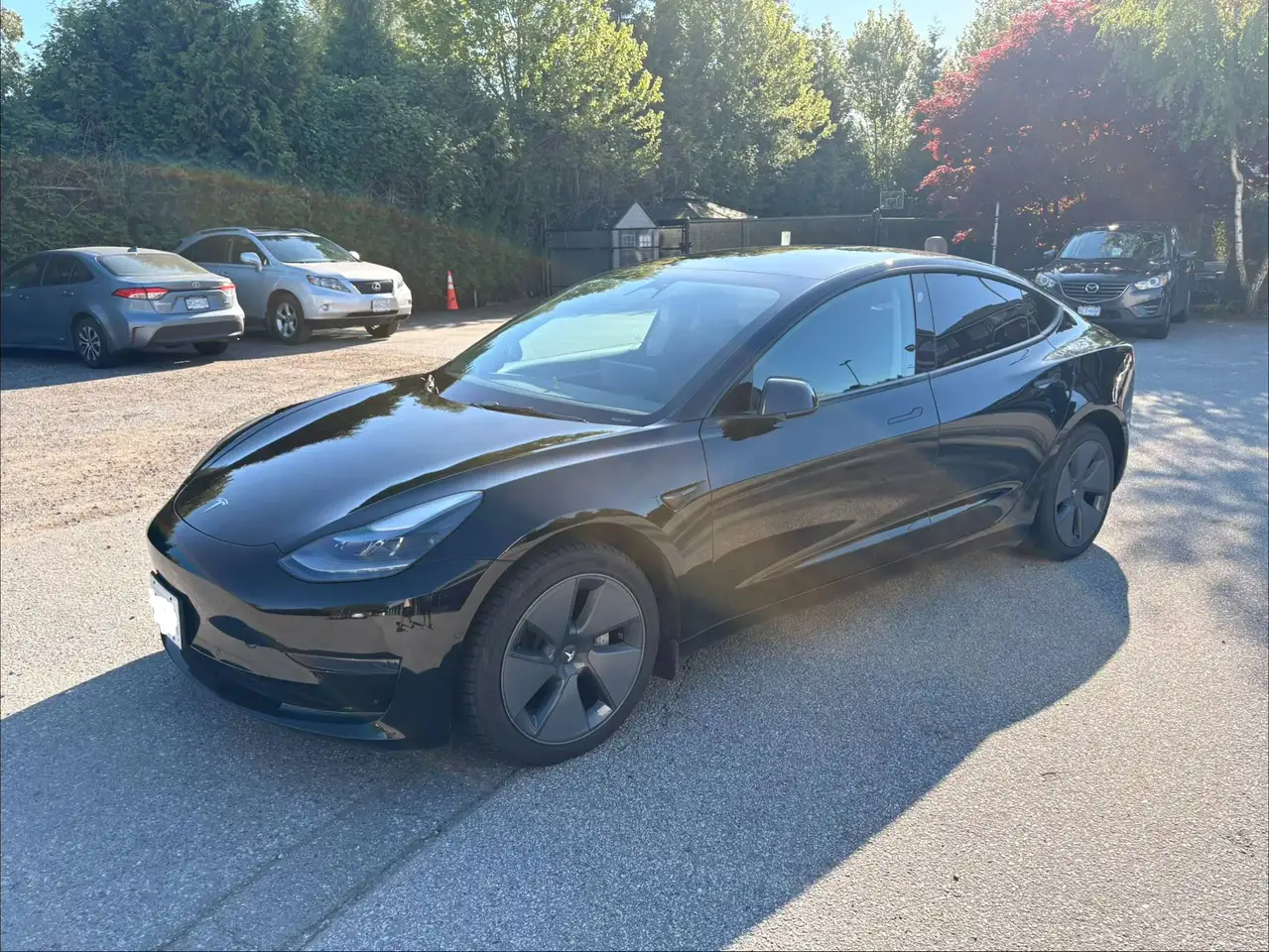 Tesla Model 3 снимка Tesla Model 3