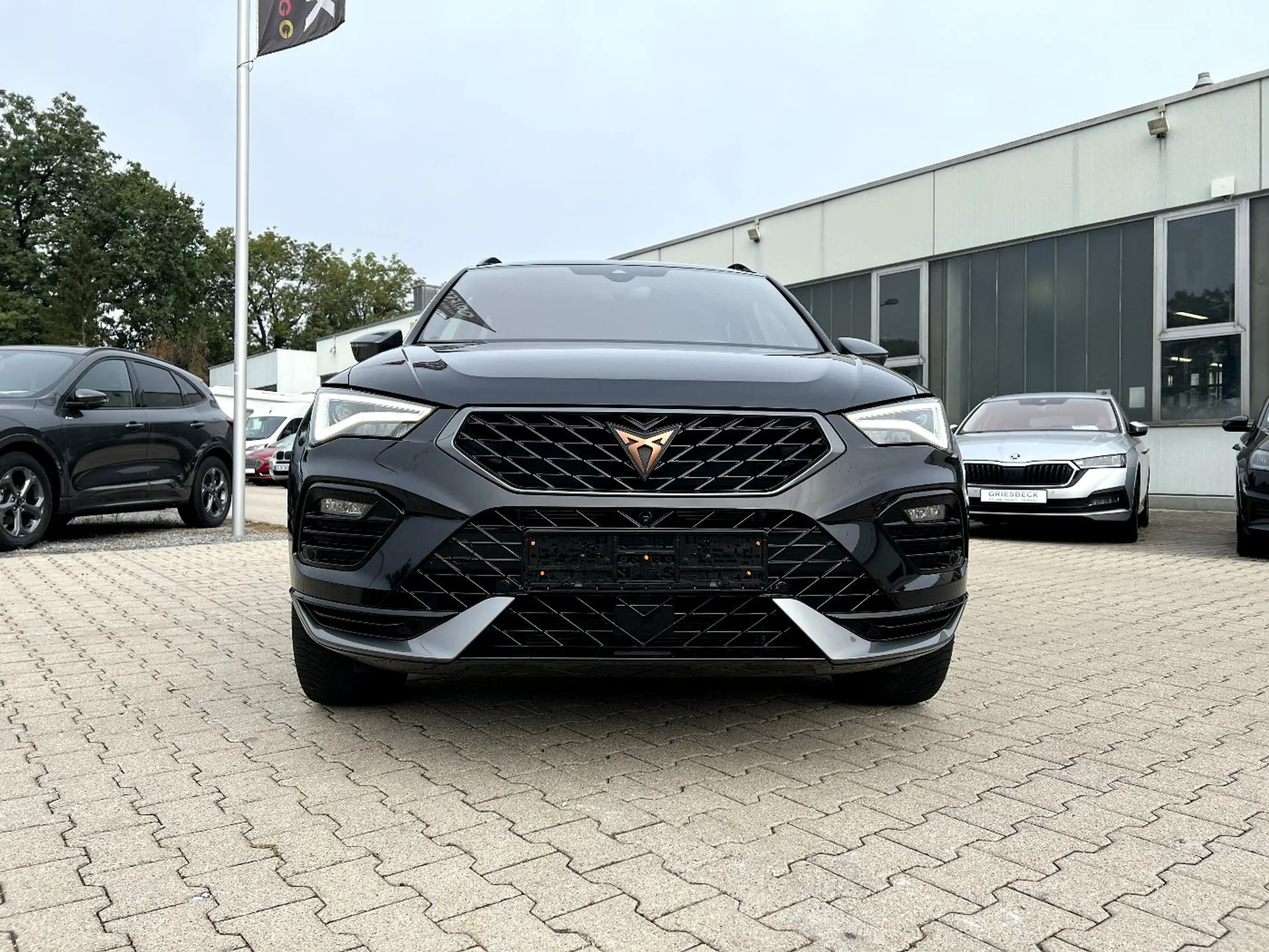 CUPRA Ateca VZ 4Drive *LED Navi Leder AHK ACC 360 DAB* — photo 6