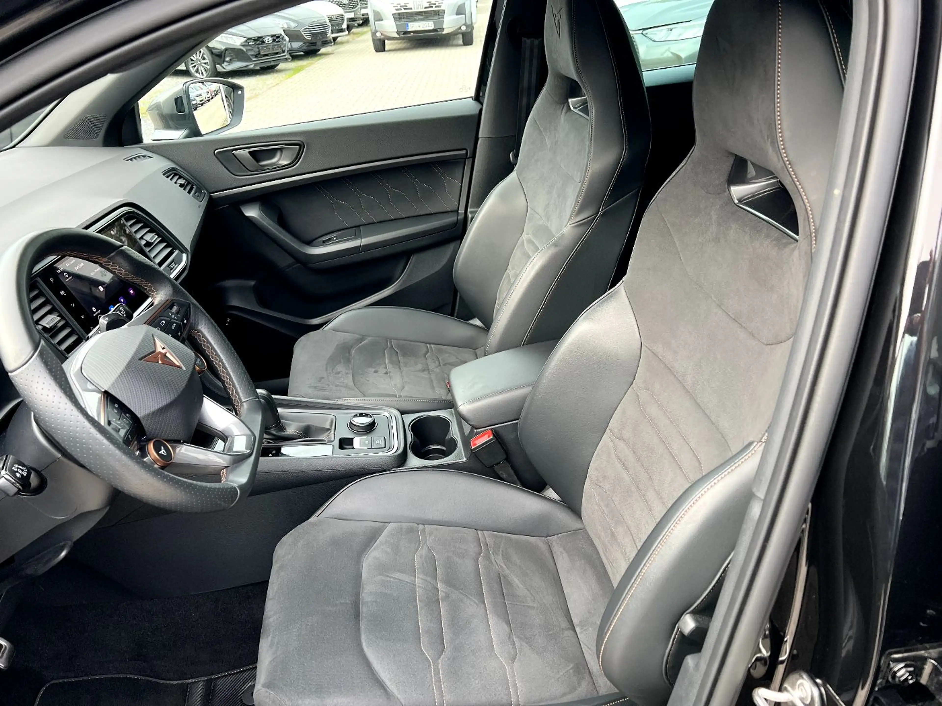 CUPRA Ateca VZ 4Drive *LED Navi Leder AHK ACC 360 DAB* — photo 9