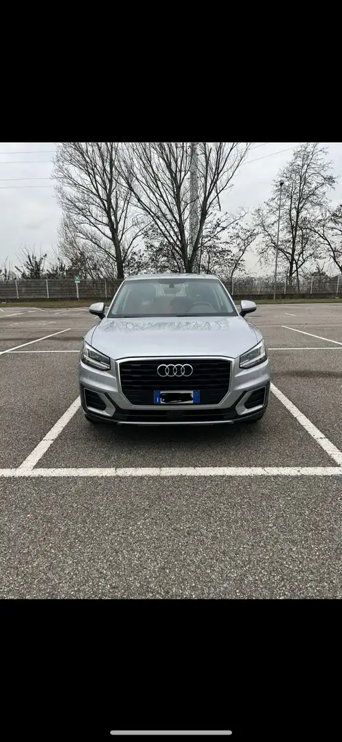 Audi Q2 1.6 tdi Design s-tronic Argento - 1