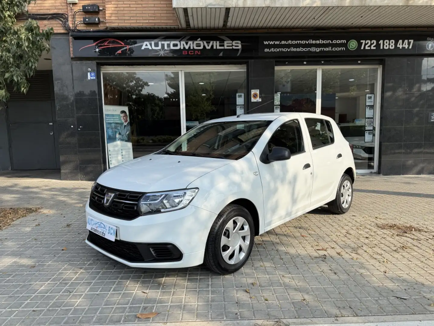 Dacia Sandero 1.0 Access 55kW Fehér - 1
