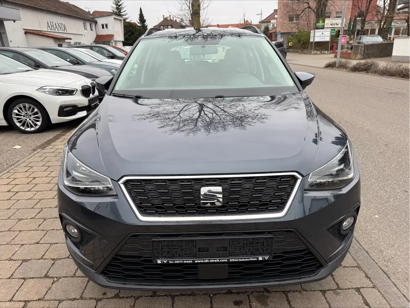 SEAT Arona 1.6 TDI Style Navi Grau - 2