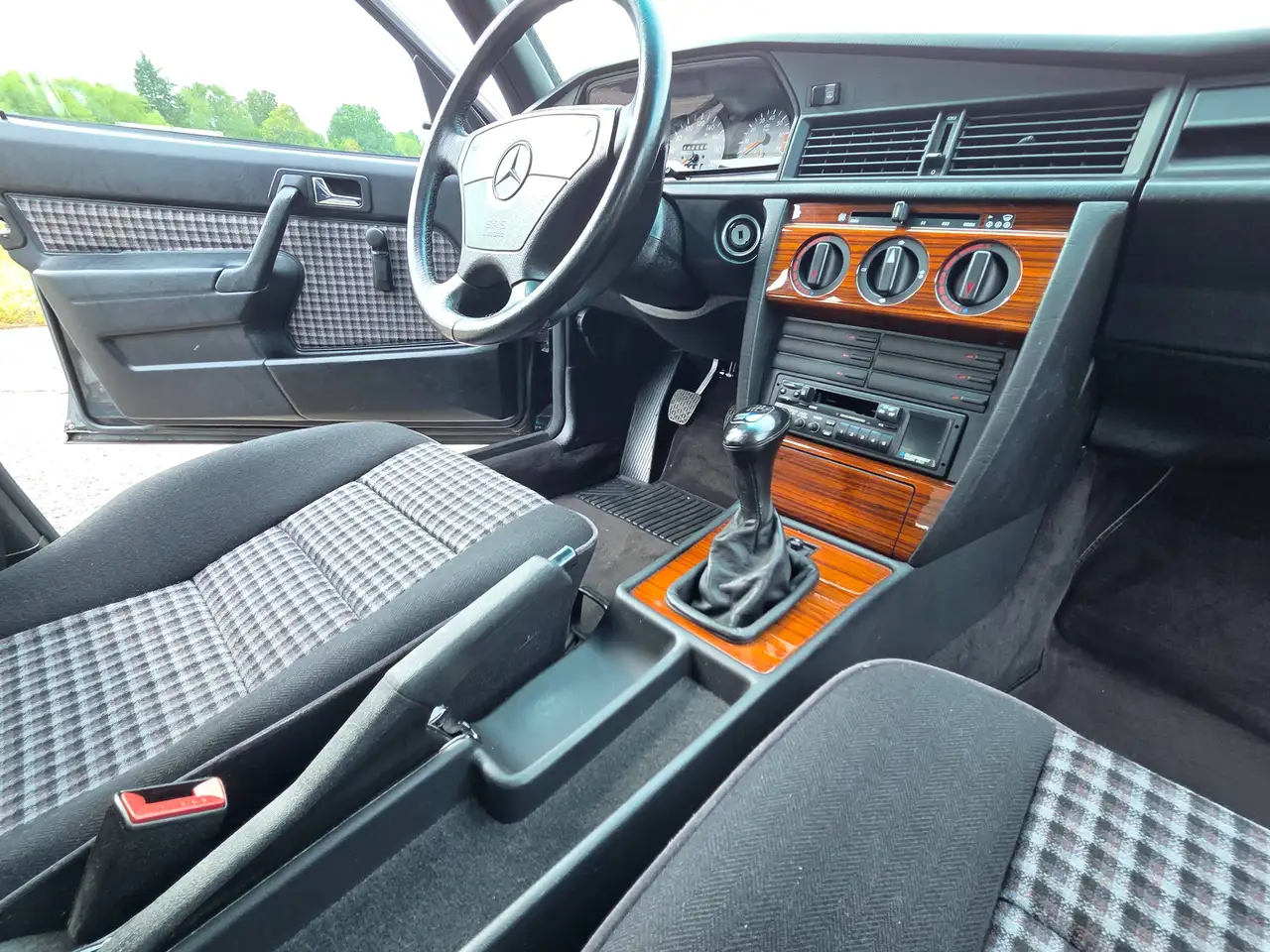 Mercedes-Benz 190 E 1.8 DTM '92, foto 4