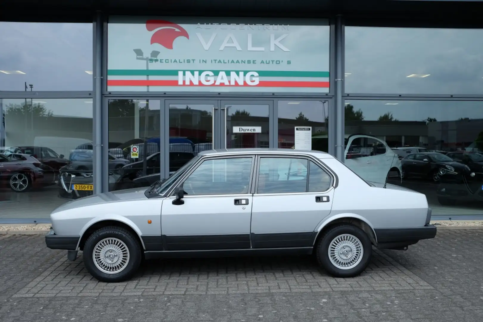Alfa Romeo Alfetta 2.0 L Šedá - 2