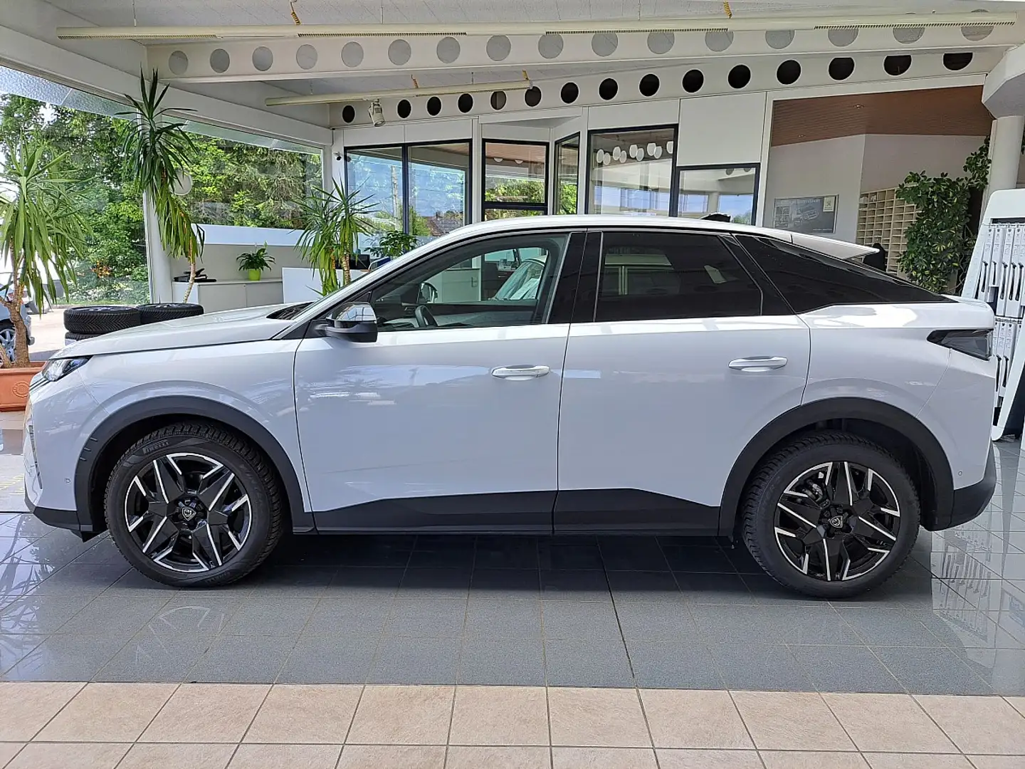 Peugeot 3008 Hybrid 136 E-DCS6 Allure Aut. Weiß - 2