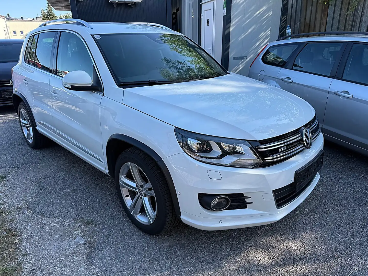 Volkswagen Tiguan 2,0 TDI 4Motion DSG *AHK*Pickerl bis 08/24+4!* Weiß - 1