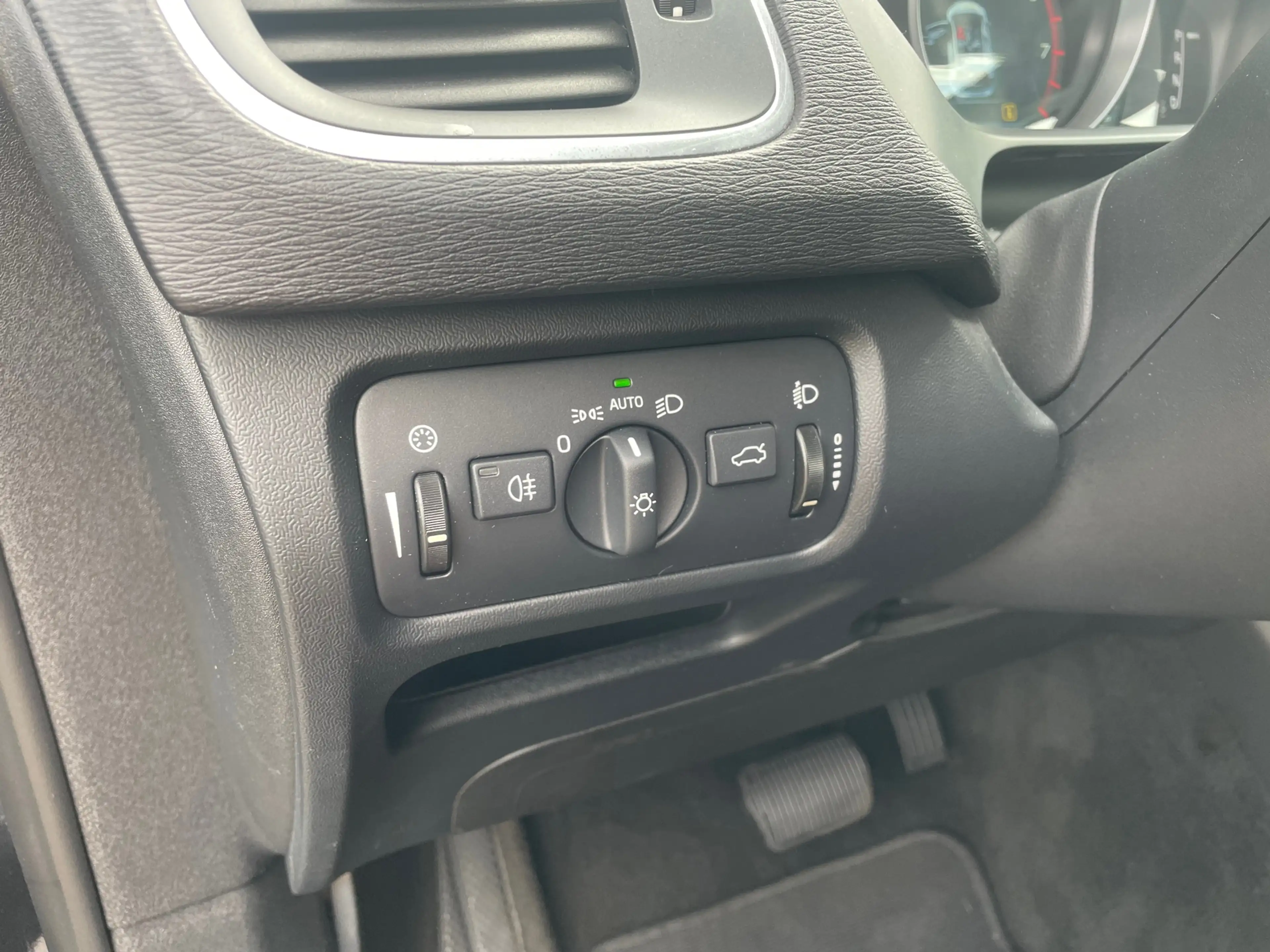 Volvo V40 1.6 T4 179PK|Momentum|Trekhaak|Automaat| — photo 15
