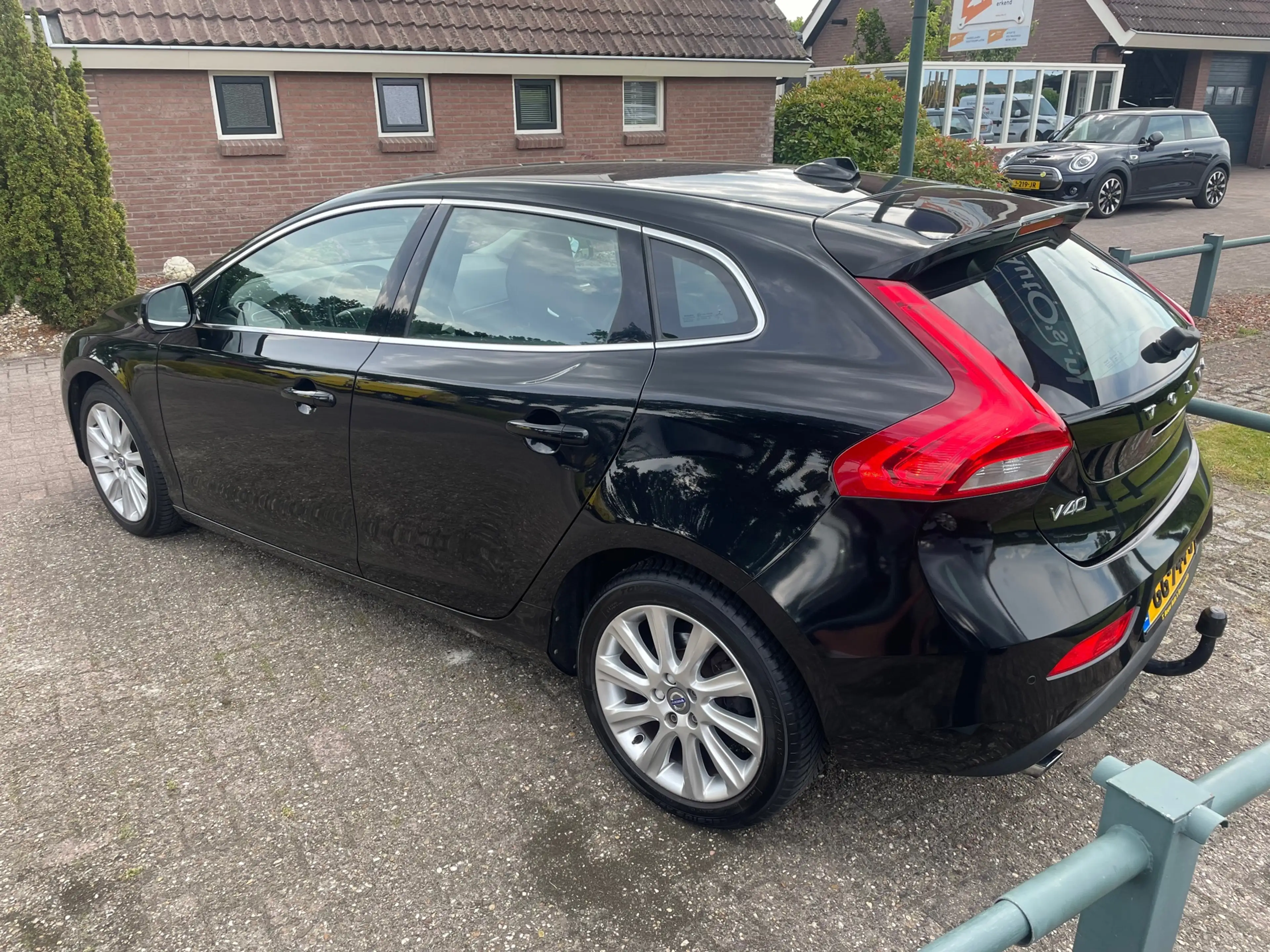 Volvo V40 1.6 T4 179PK|Momentum|Trekhaak|Automaat| — photo 2