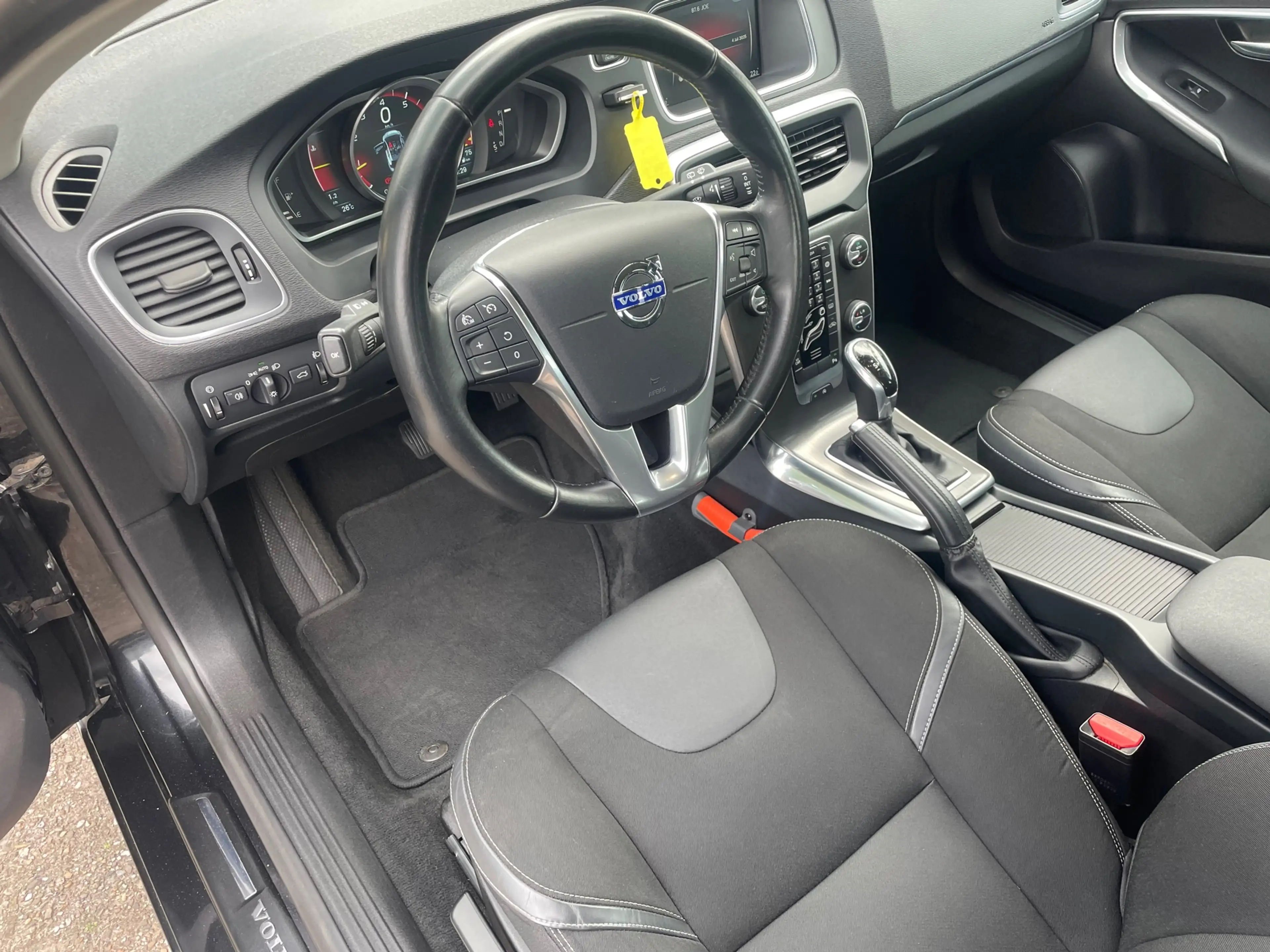 Volvo V40 1.6 T4 179PK|Momentum|Trekhaak|Automaat| — photo 13