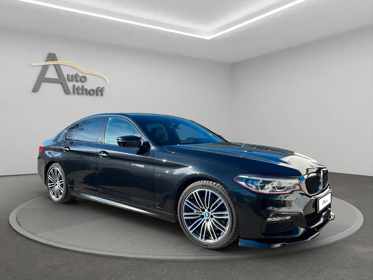 BMW 530 i M Sport Lim. LEDER LED MEMORY 360° SHZ Zwart - 1