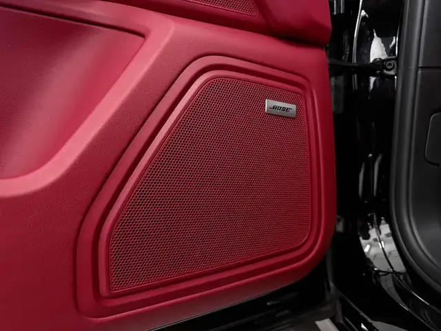 Porsche Macan GTS PDK Sport Design Chrono Pano Bose AHK Ansicht 35