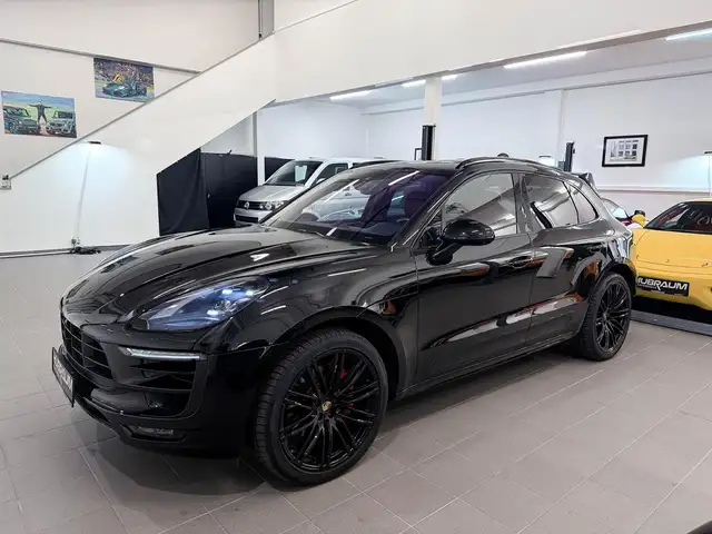 Porsche Macan GTS PDK Sport Design Chrono Pano Bose AHK Ansicht 5