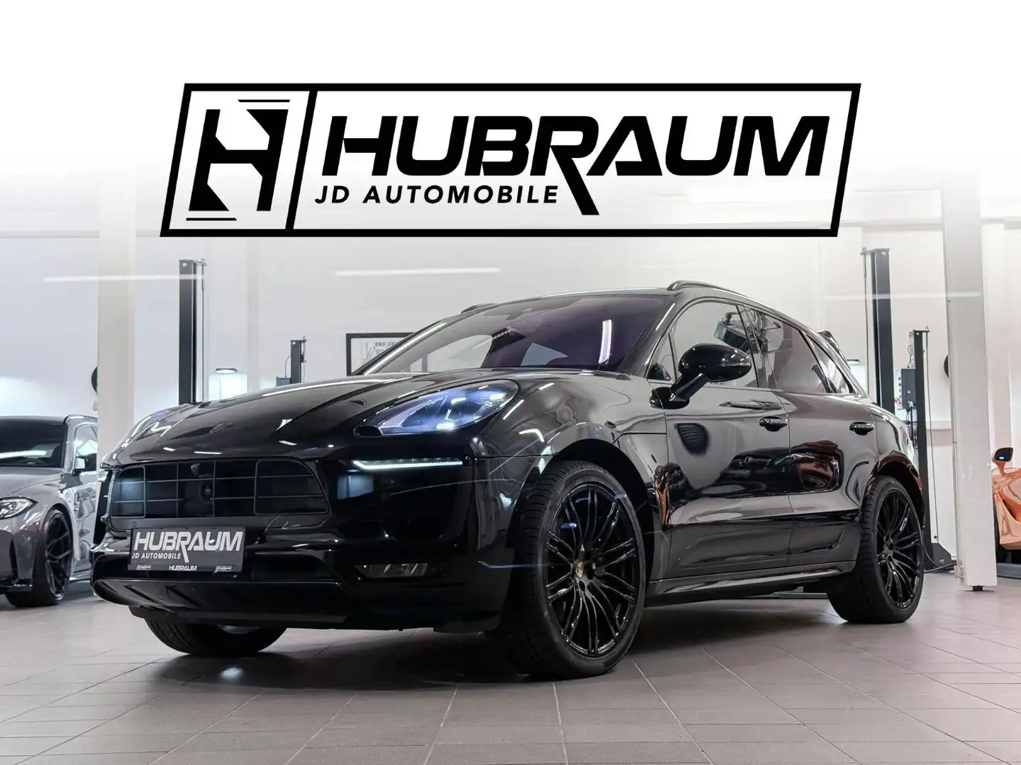 Porsche Macan GTS PDK Sport Design Chrono Pano Bose AHK Schwarz - 1