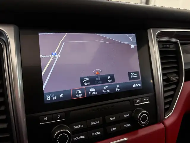 Porsche Macan GTS PDK Sport Design Chrono Pano Bose AHK Ansicht 46