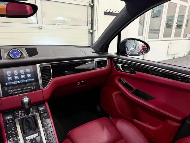 Porsche Macan GTS PDK Sport Design Chrono Pano Bose AHK Ansicht 31
