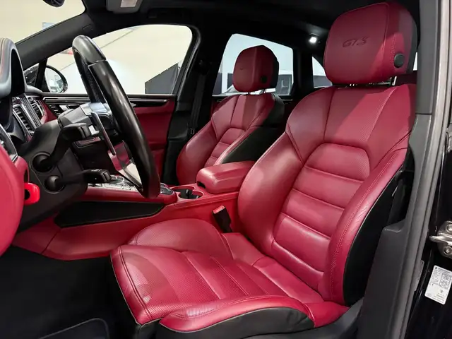 Porsche Macan GTS PDK Sport Design Chrono Pano Bose AHK Ansicht 23