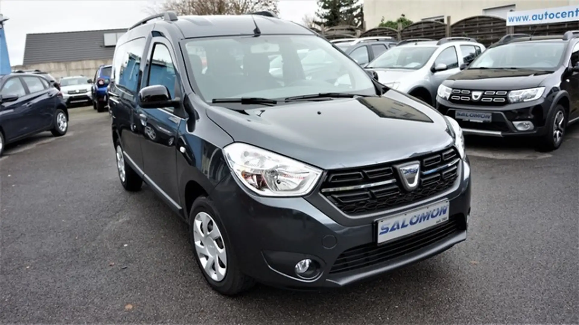 Dacia Dokker 1.6 Comf.NAV+CAM+KLIMA+ALLW neue Inspektion*PDC Schwarz - 1