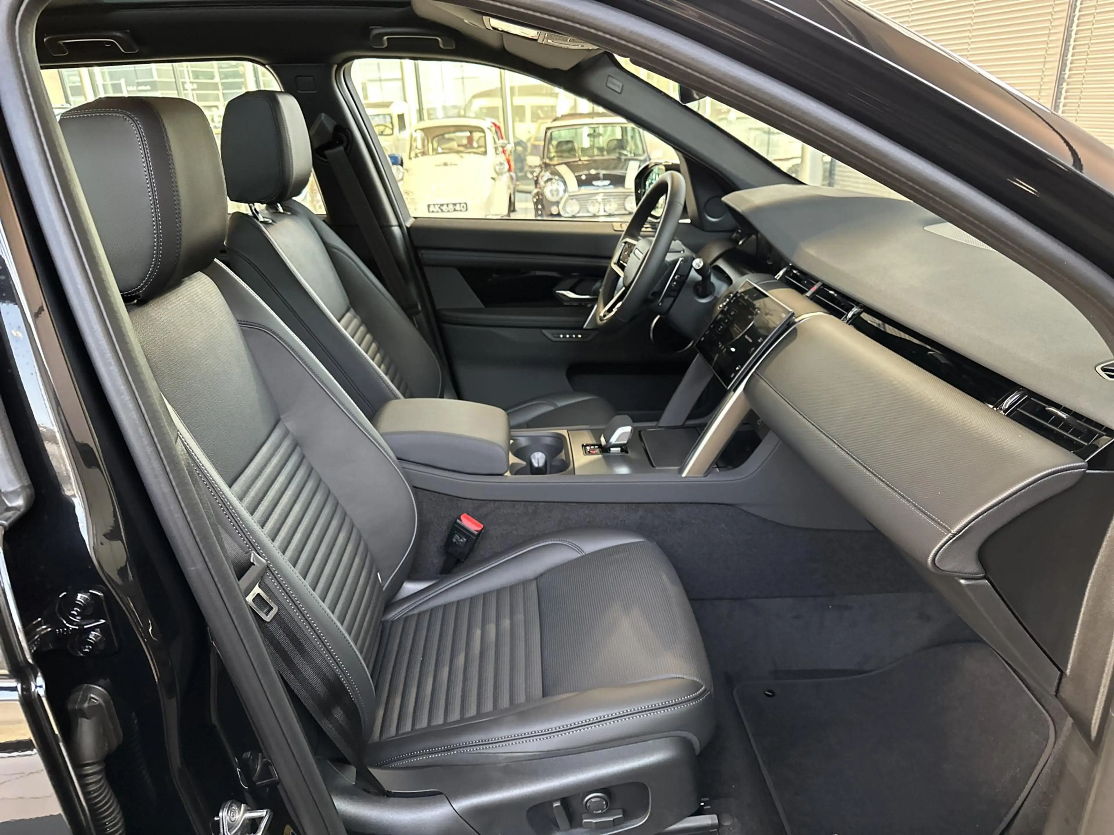 Land Rover Discovery Sport P270e S BUSS. EDITION -PANO.DAK | TREKHAAK | COLD — photo 3