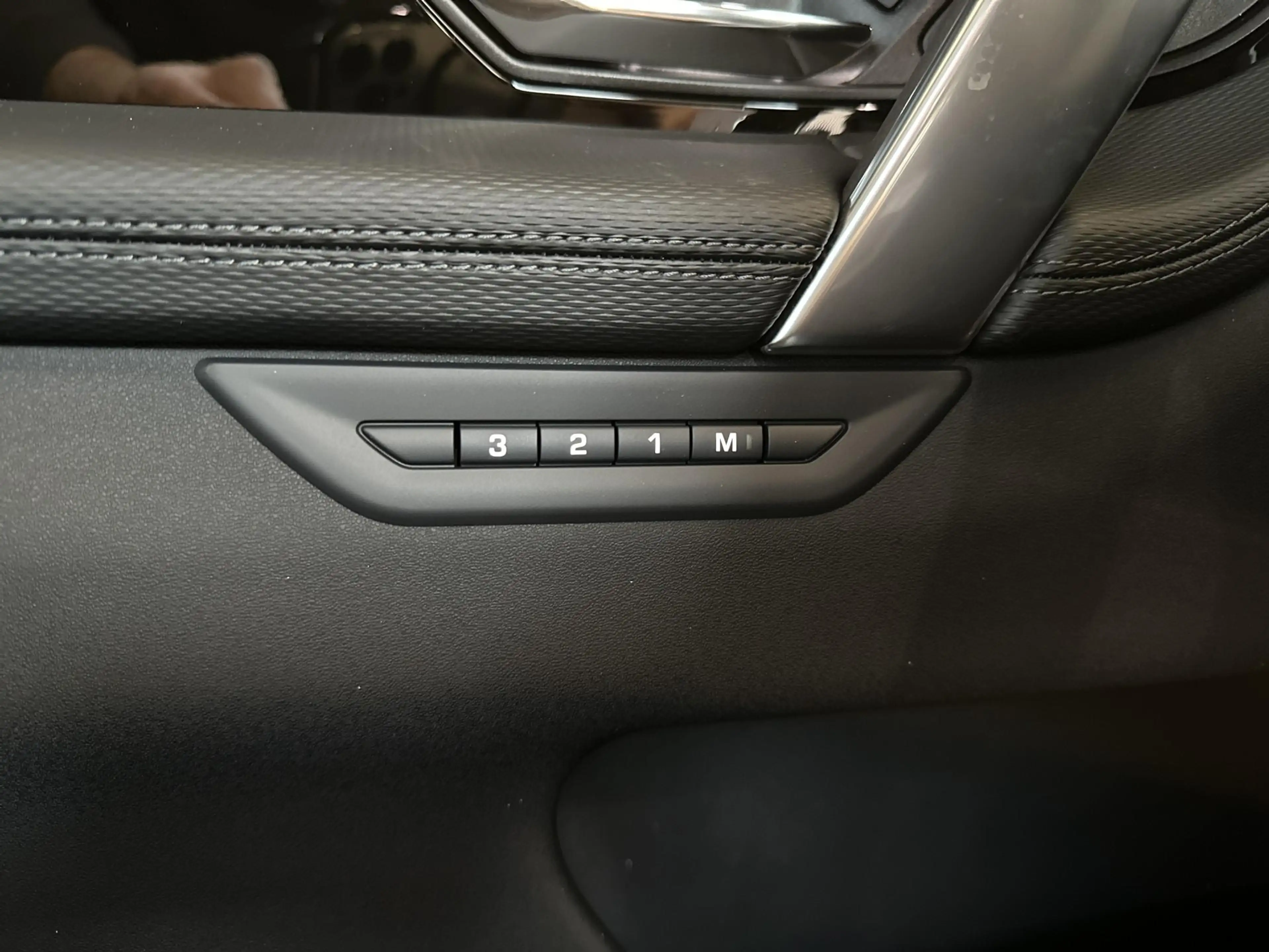 Land Rover Discovery Sport P270e S BUSS. EDITION -PANO.DAK | TREKHAAK | COLD — photo 12
