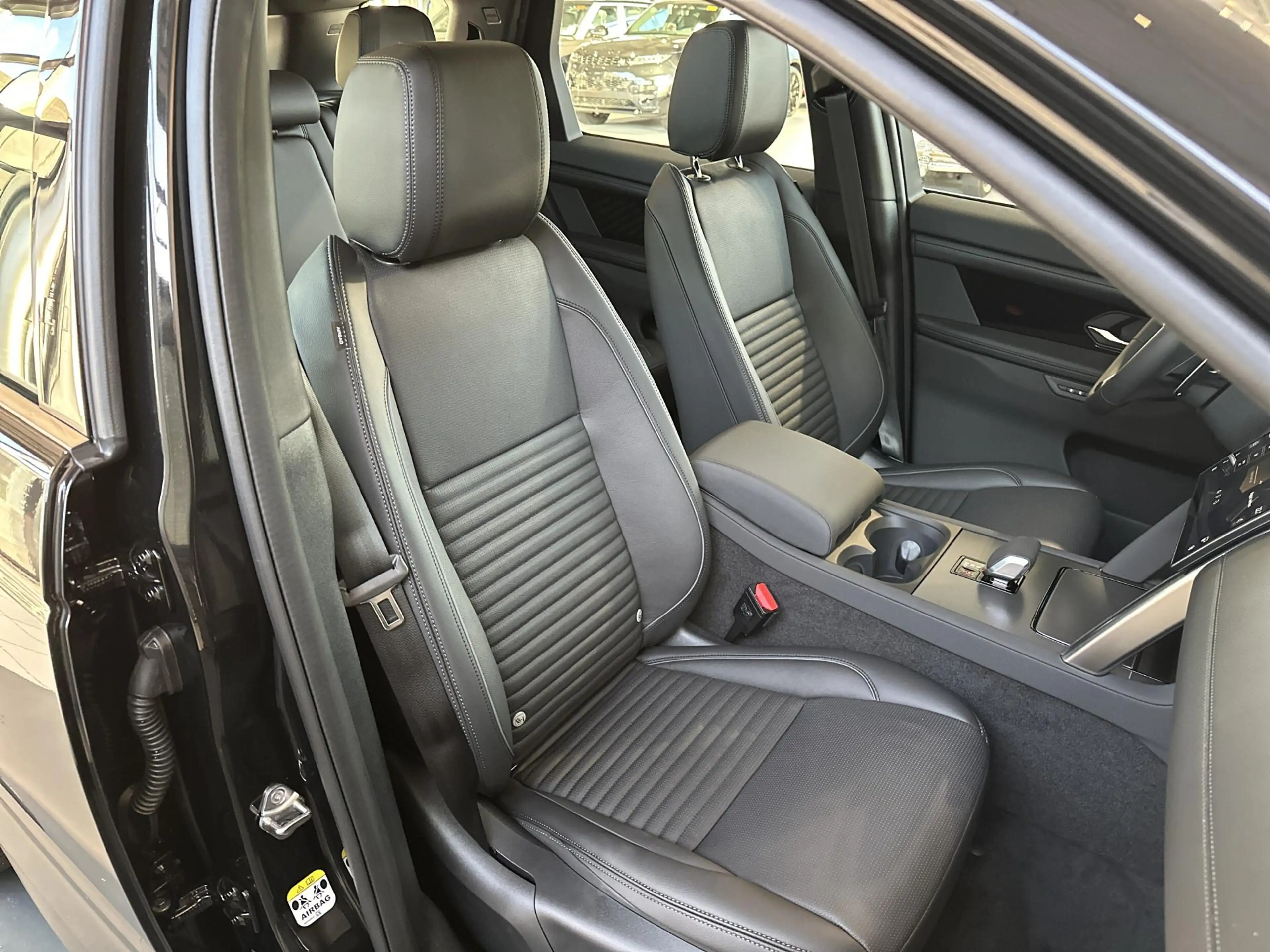 Land Rover Discovery Sport P270e S BUSS. EDITION -PANO.DAK | TREKHAAK | COLD — photo 10