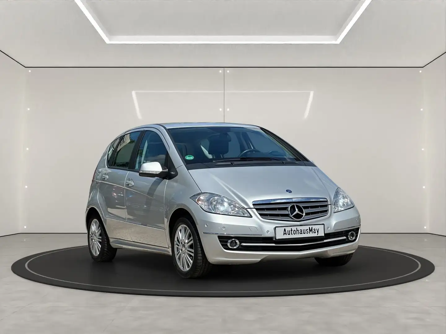 Mercedes-Benz A 200 Automatik Elegance Comand Plateado - 1