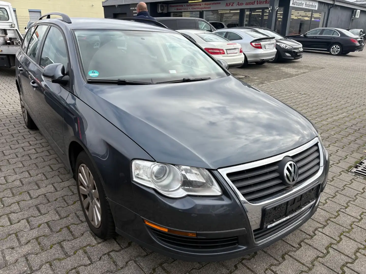 Volkswagen Passat Variant Trendline Gris - 1