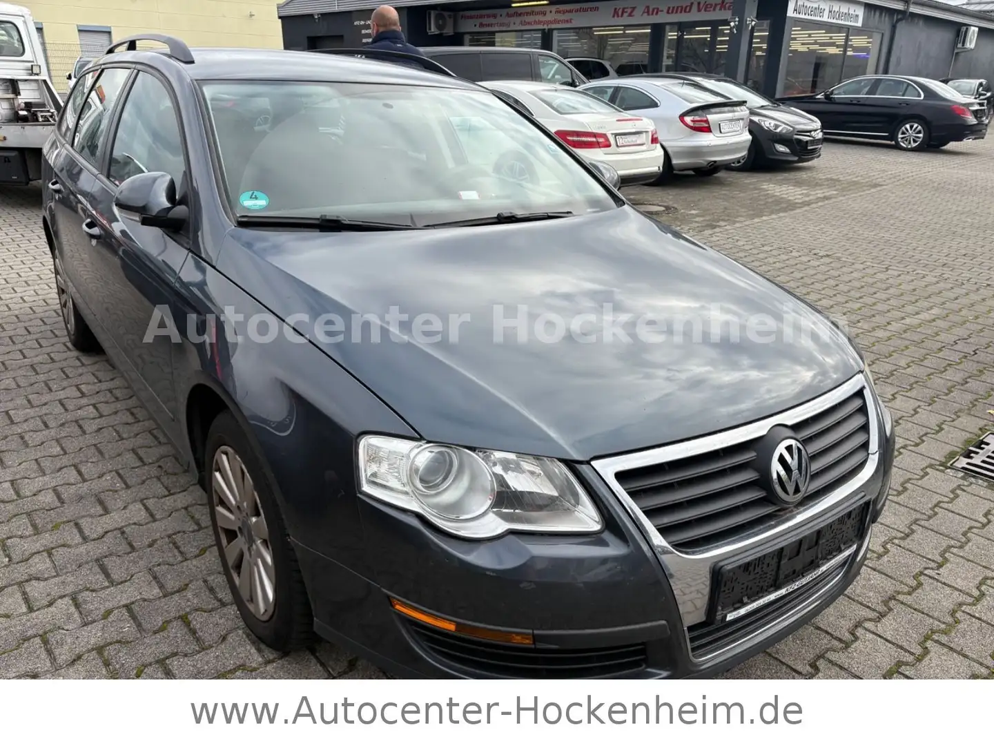 Volkswagen Passat Variant Trendline Grau - 1