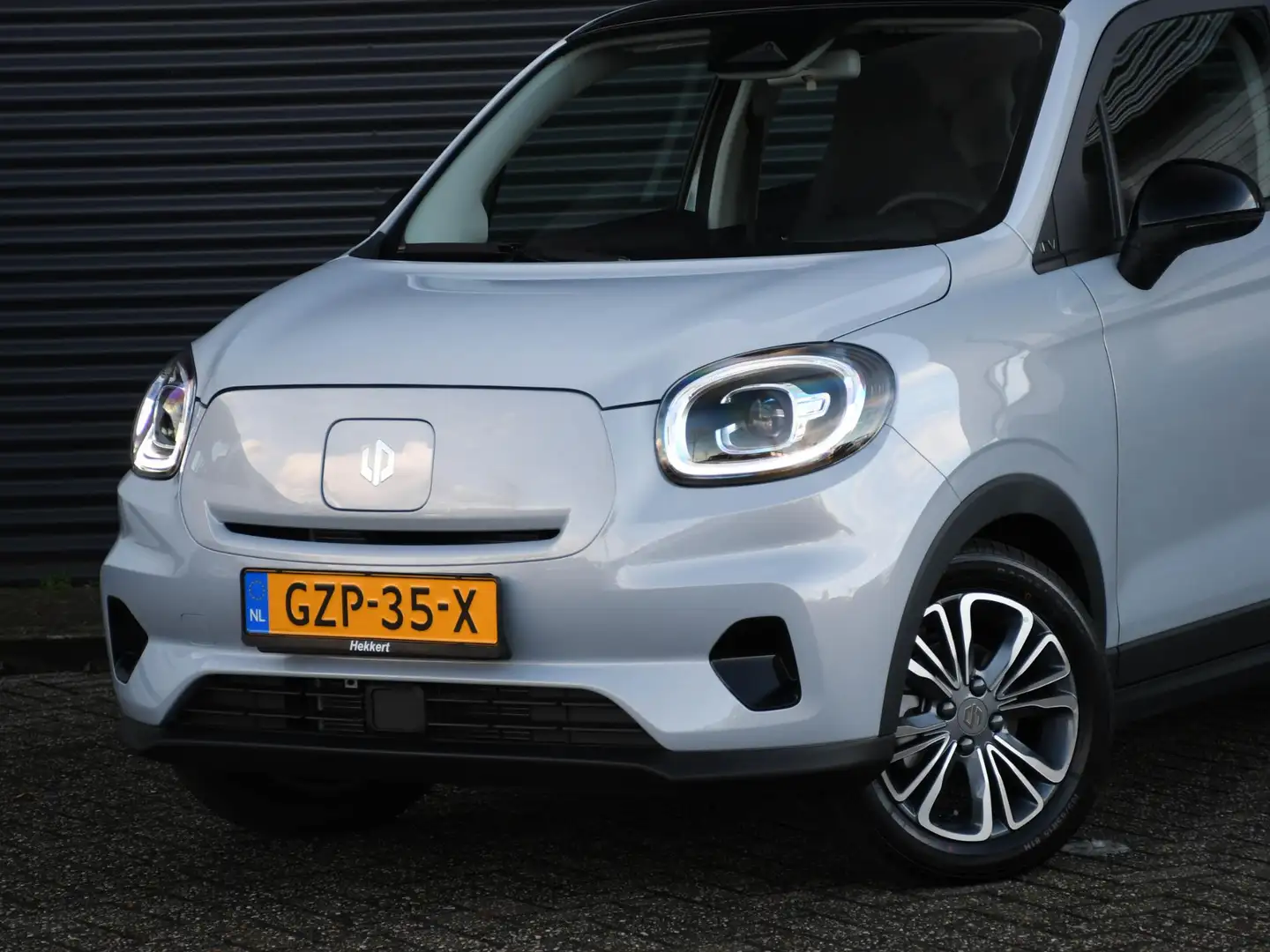 Leapmotor T03 Design 37.3kWh 95pk Automaat PANO-DAK | ADAP. CRUI Gris - 2