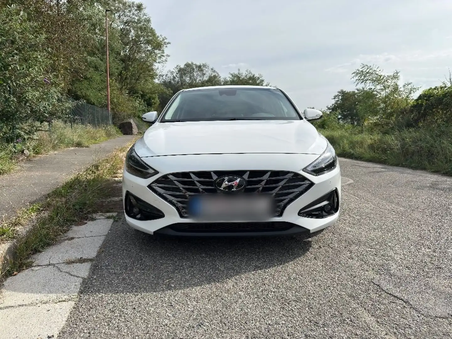 Hyundai i30 i30 1.5 T-GDI Fastback 48V-Hybrid EDITION 30+ Weiß - 2