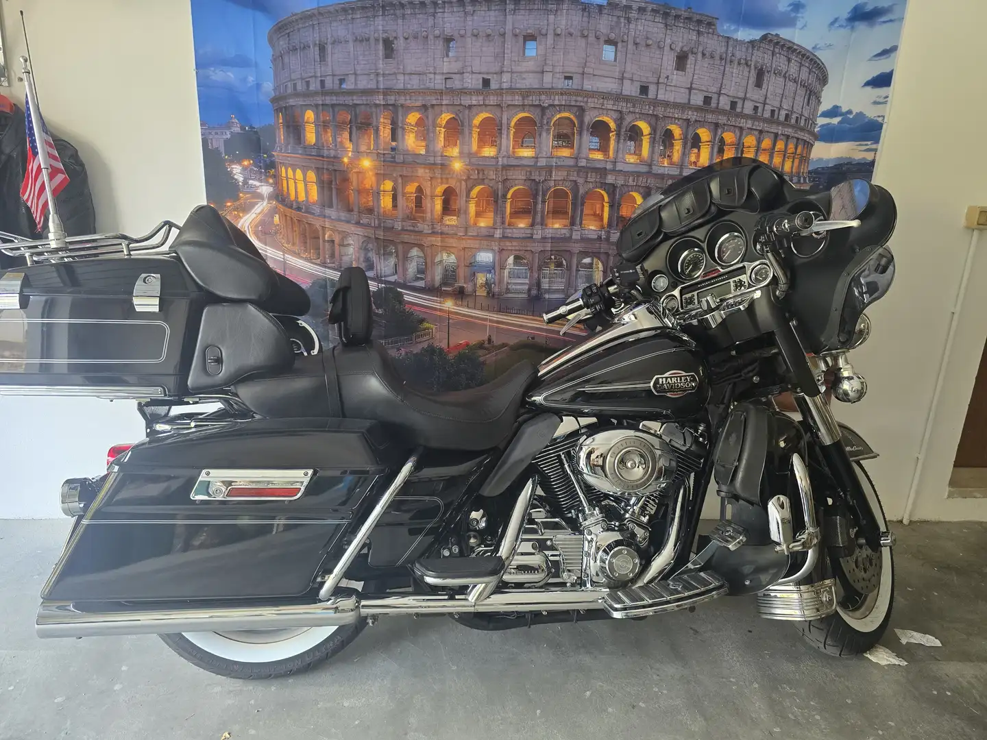 Harley-Davidson Electra Glide FLHTCU - 1