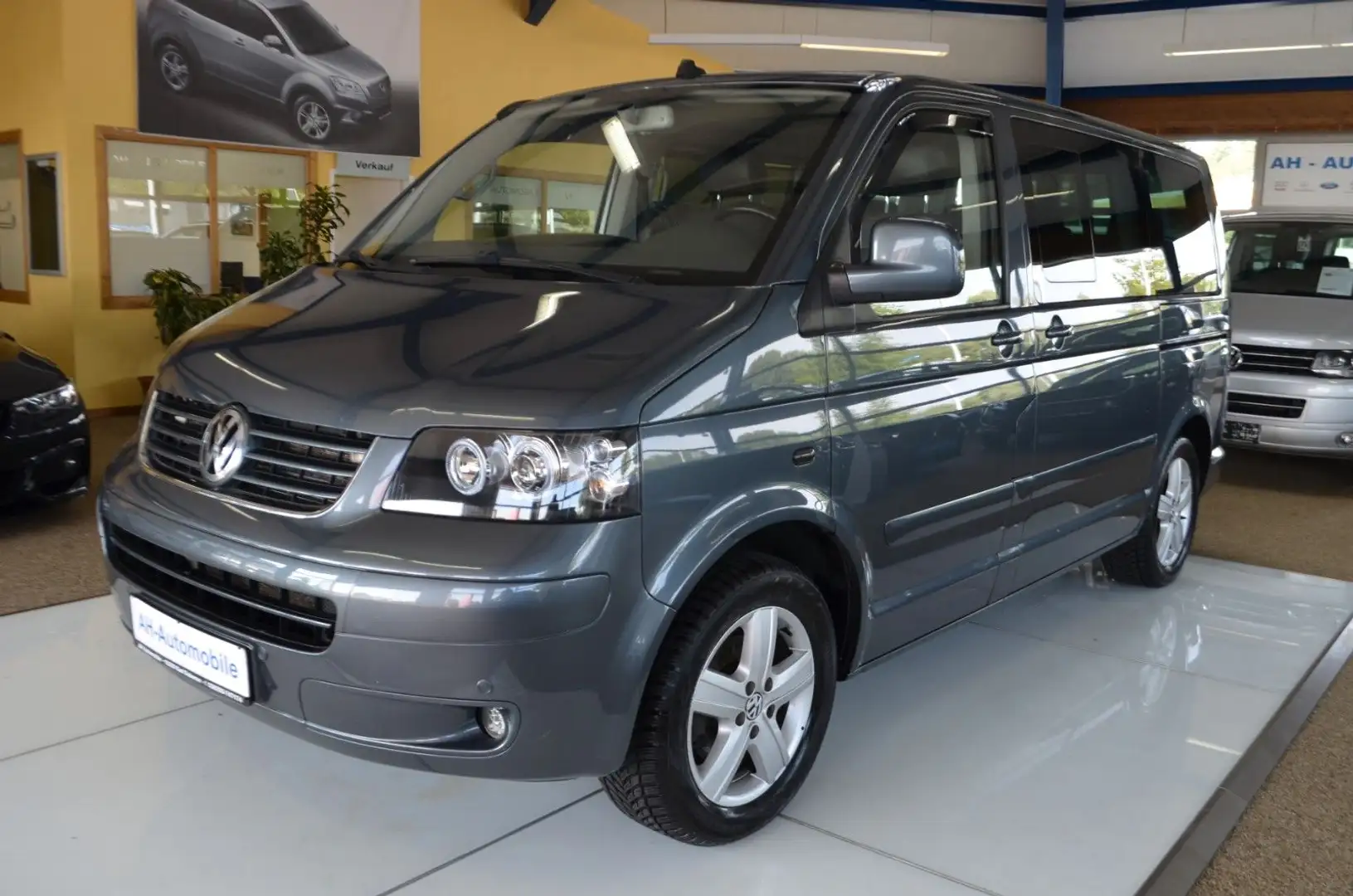 Volkswagen T5 Multivan Highline AUTOMATIK / NAVI / LEDER Grau - 1