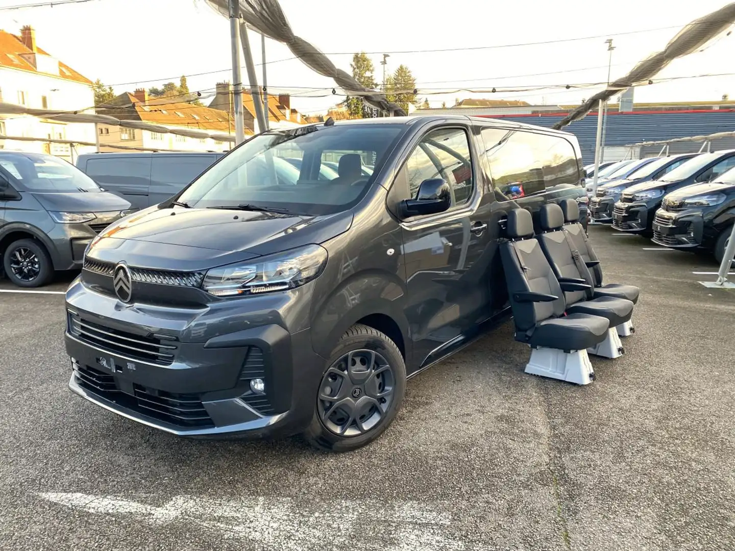 Citroen Jumpy III (2) XL 2.0 BLUEHDI 180 EAT8 DOUBLE CABINE SIEGES DEMONTABLES 5PL Grigio - 1